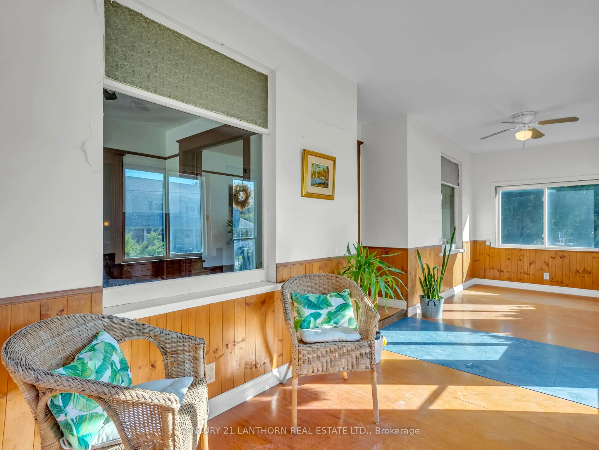 49 Consecon Street E