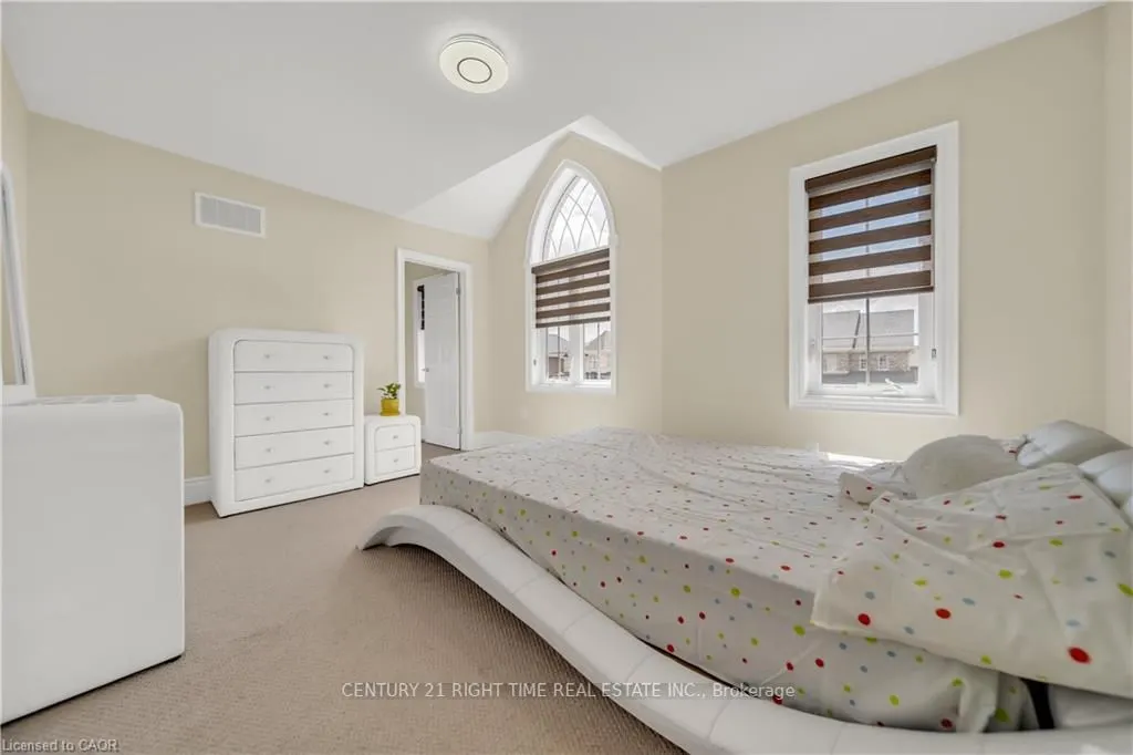 1161 Upper Thames Drive