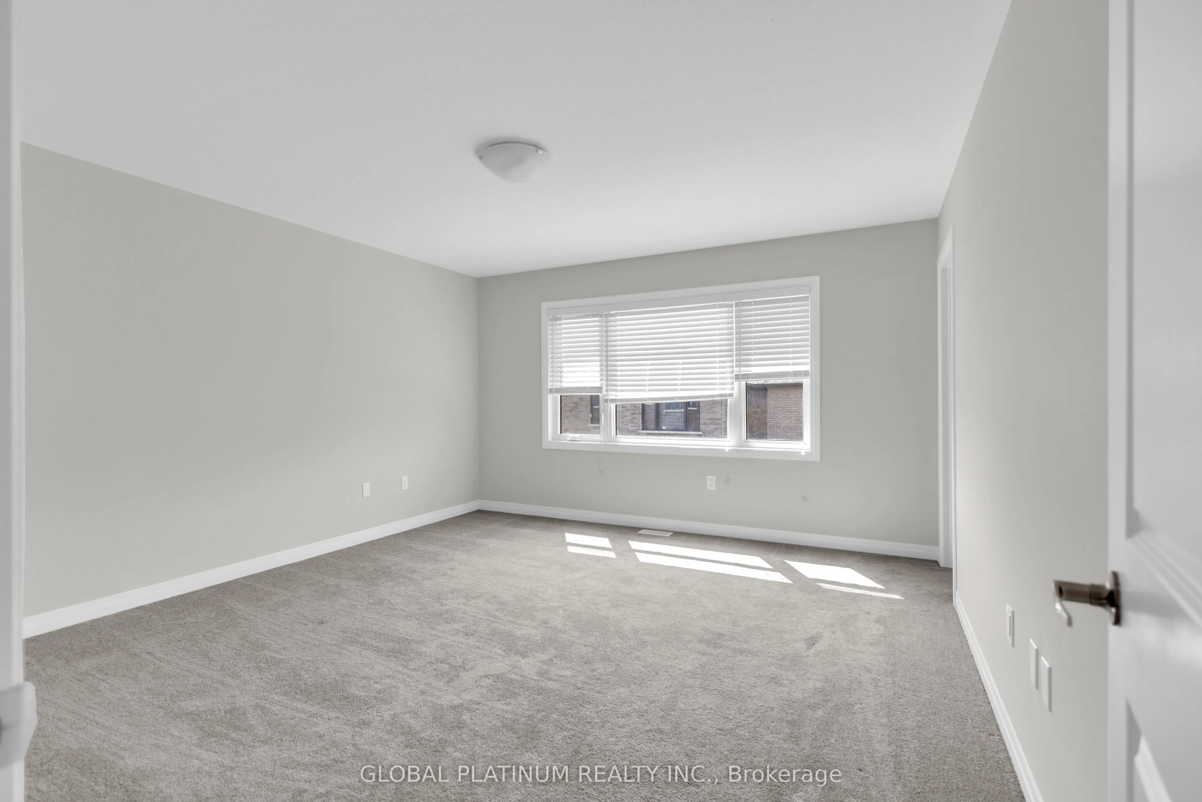 15 Blacklock Street, #17