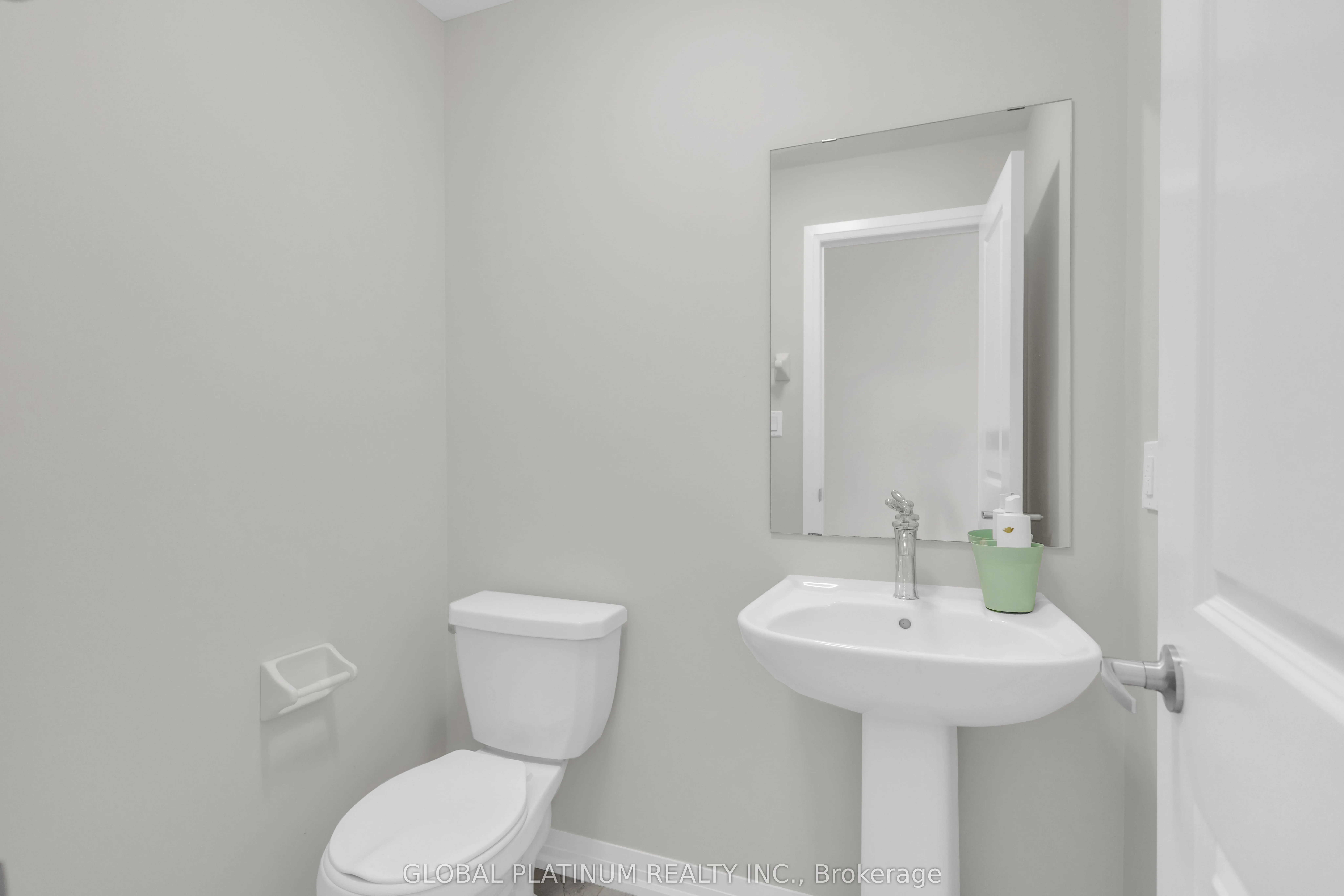 15 Blacklock Street, #17