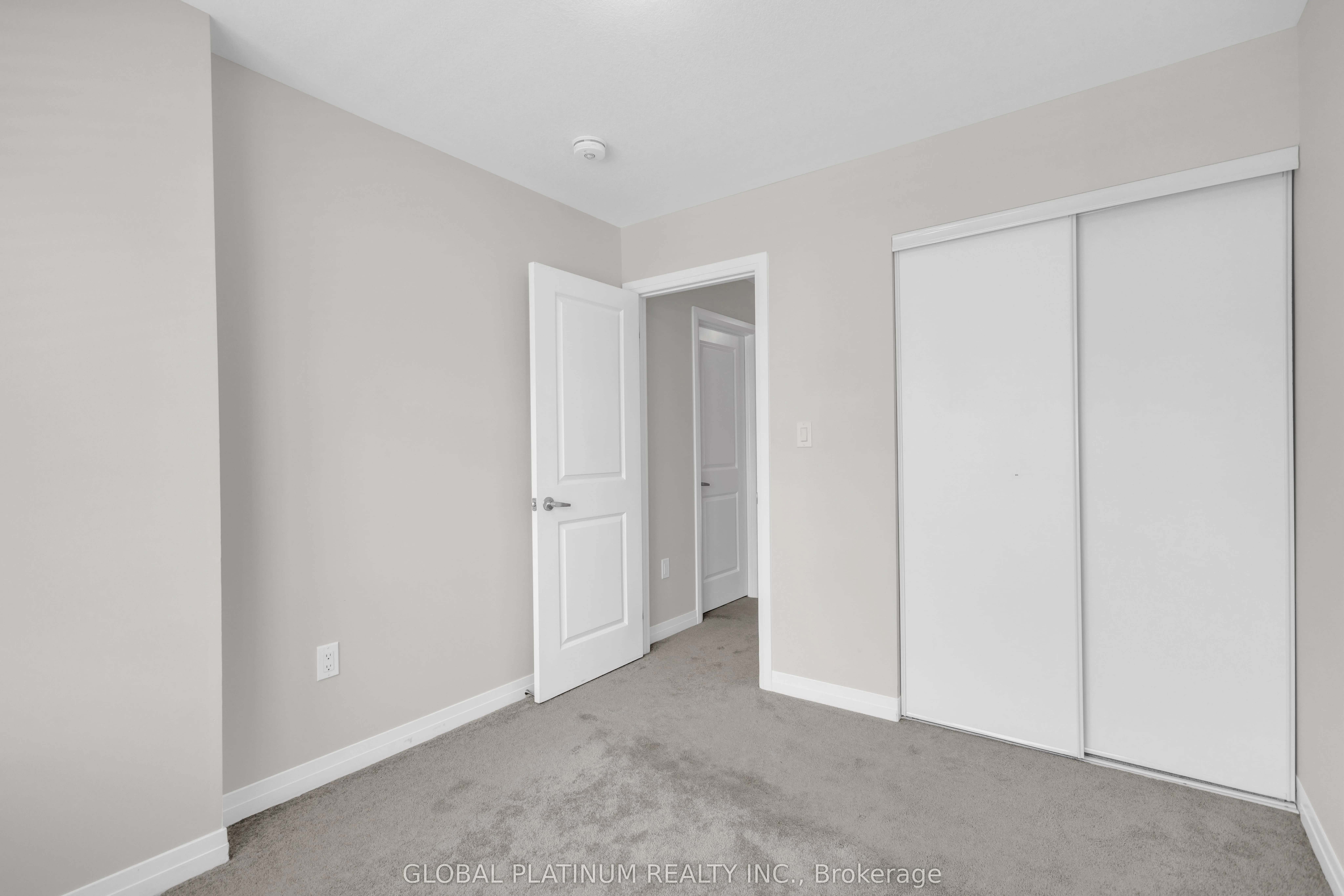 15 Blacklock Street, #17