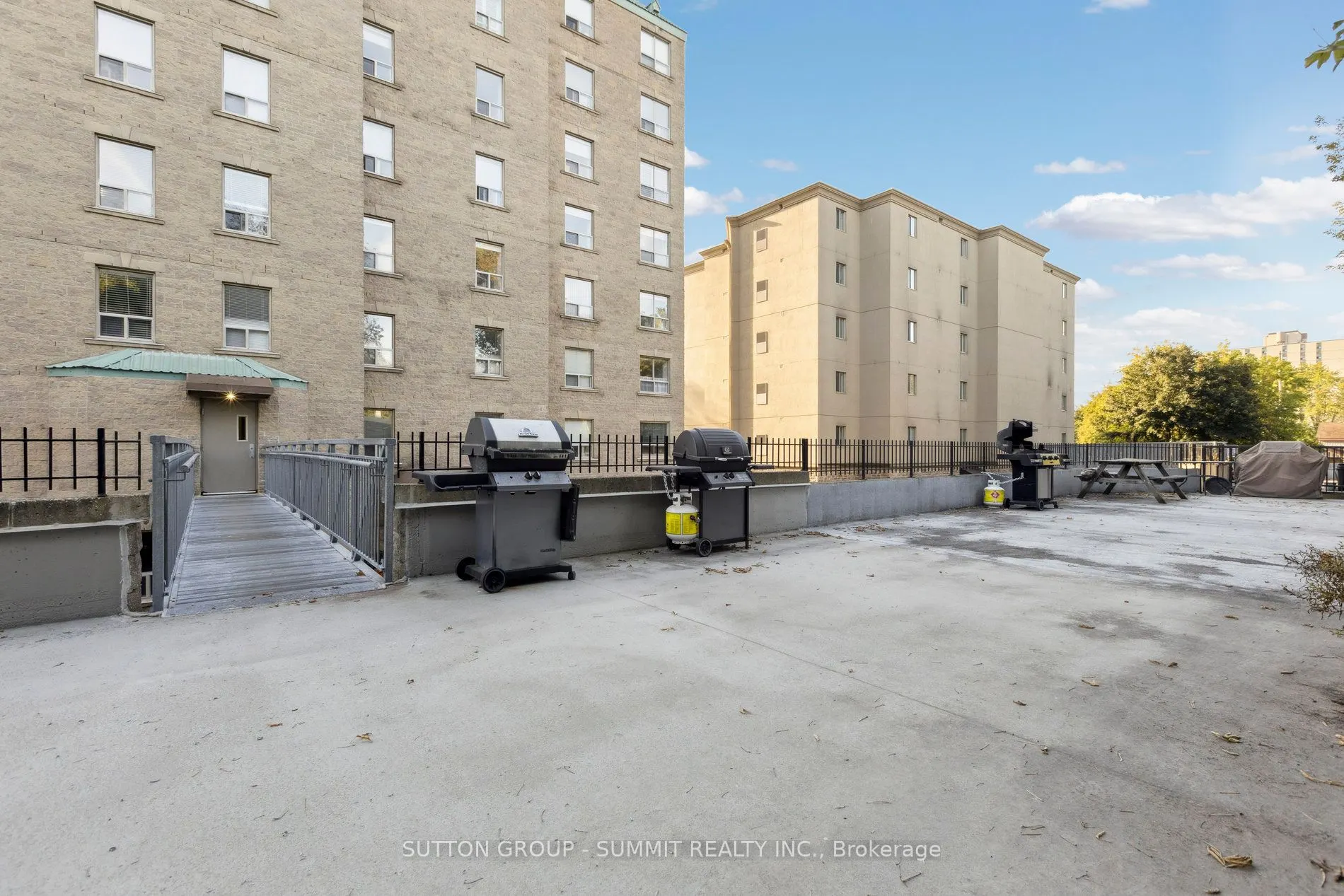 281 Bristol Street, #401