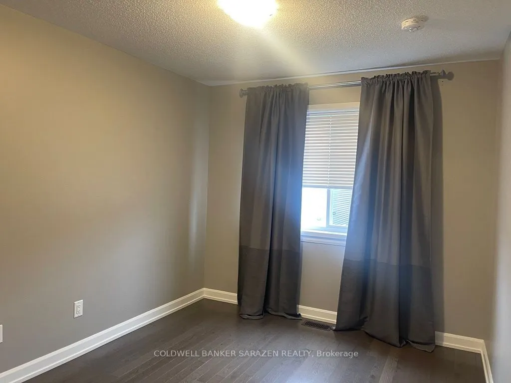 64 Vimy Ridge Crescent