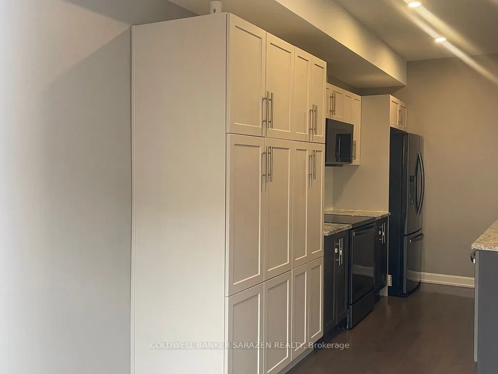 64 Vimy Ridge Crescent