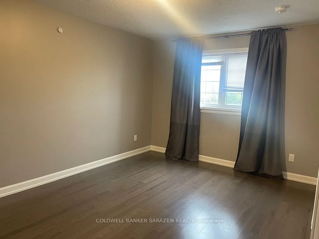 64 Vimy Ridge Crescent