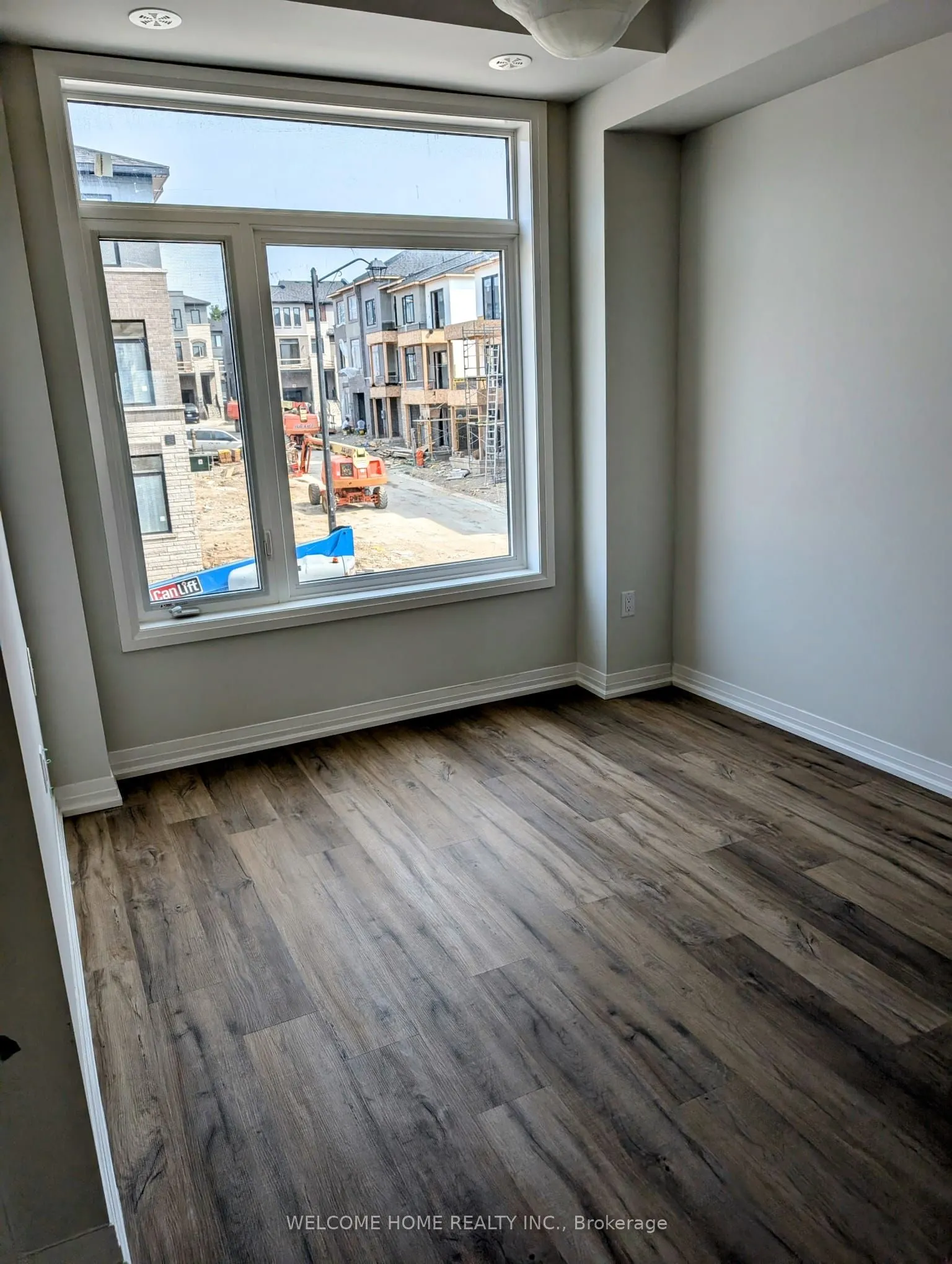 155 Equestrian Way, #91