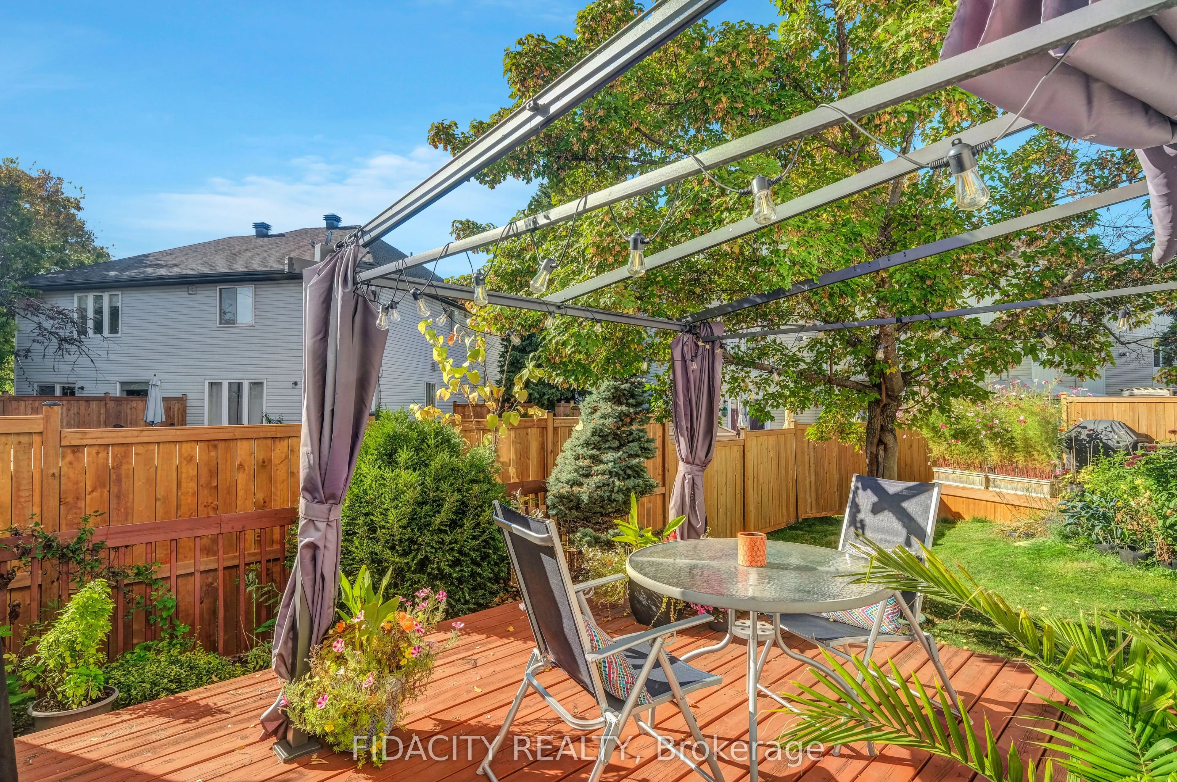 83 Manhattan Crescent