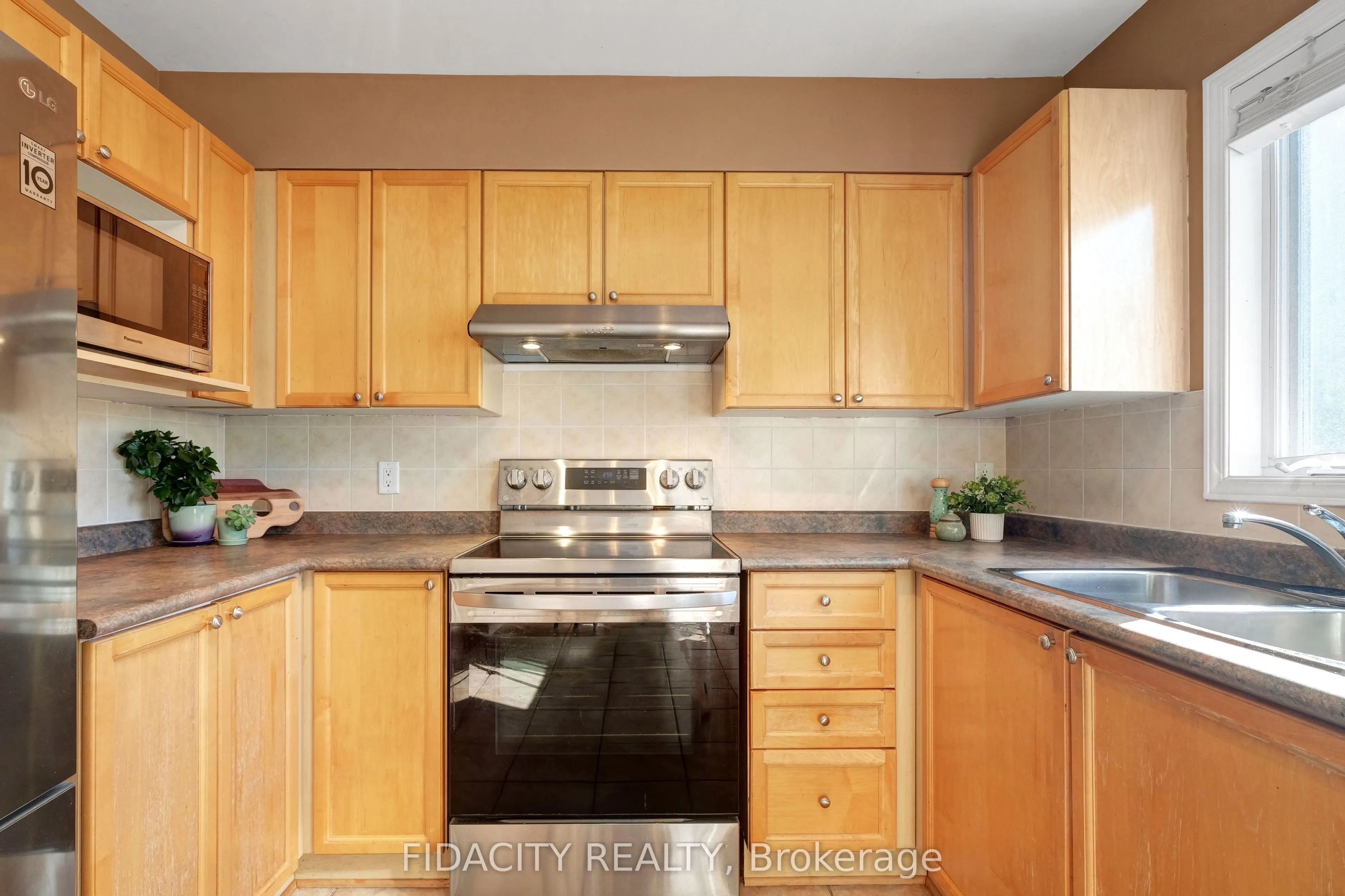 83 Manhattan Crescent