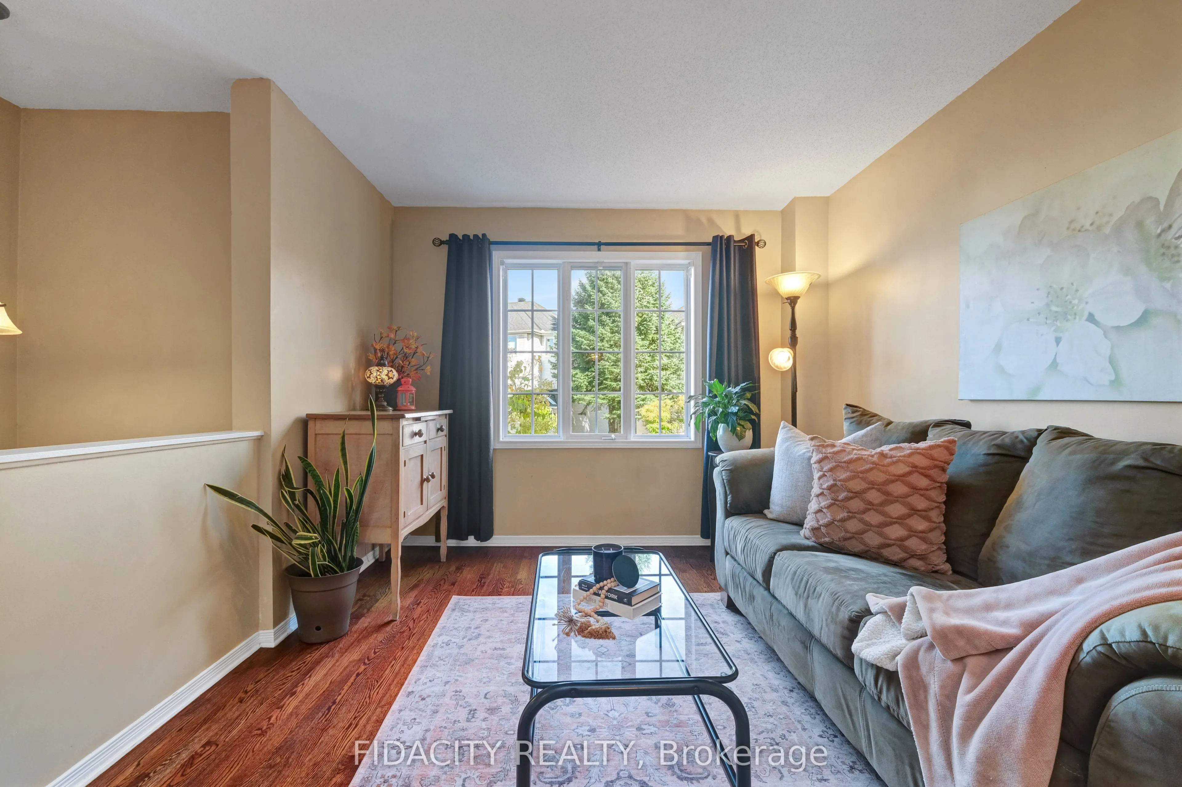83 Manhattan Crescent