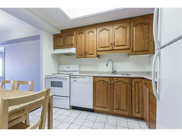 405 Erb Street W, #305