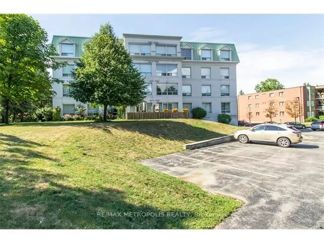 405 Erb Street W, #305