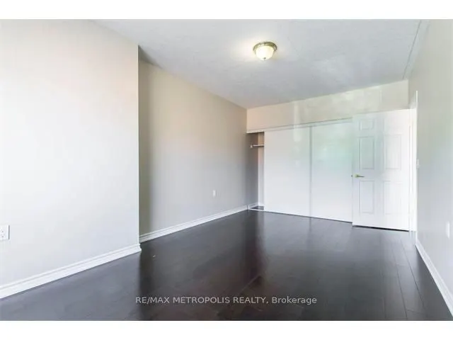 405 Erb Street W, #305