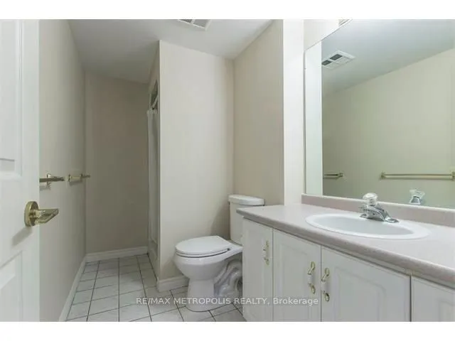 405 Erb Street W, #305