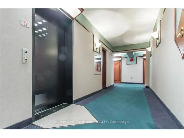 405 Erb Street W, #305