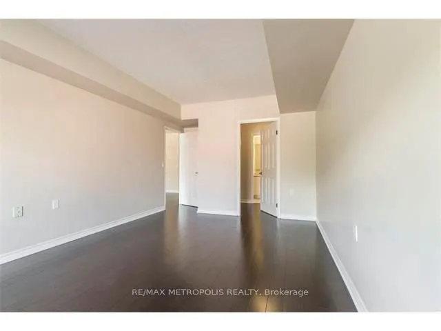 405 Erb Street W, #305