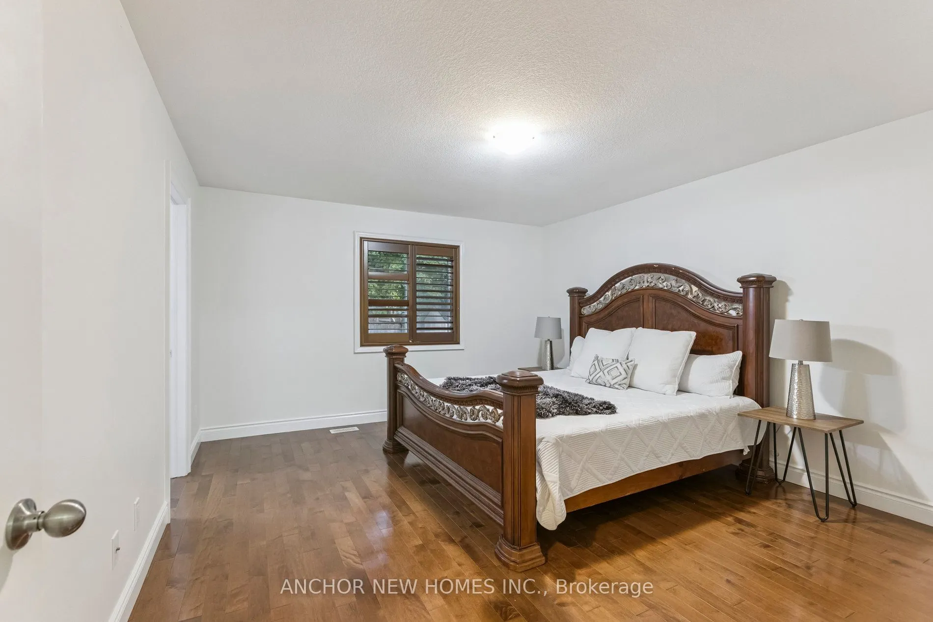 154 Kemp Crescent
