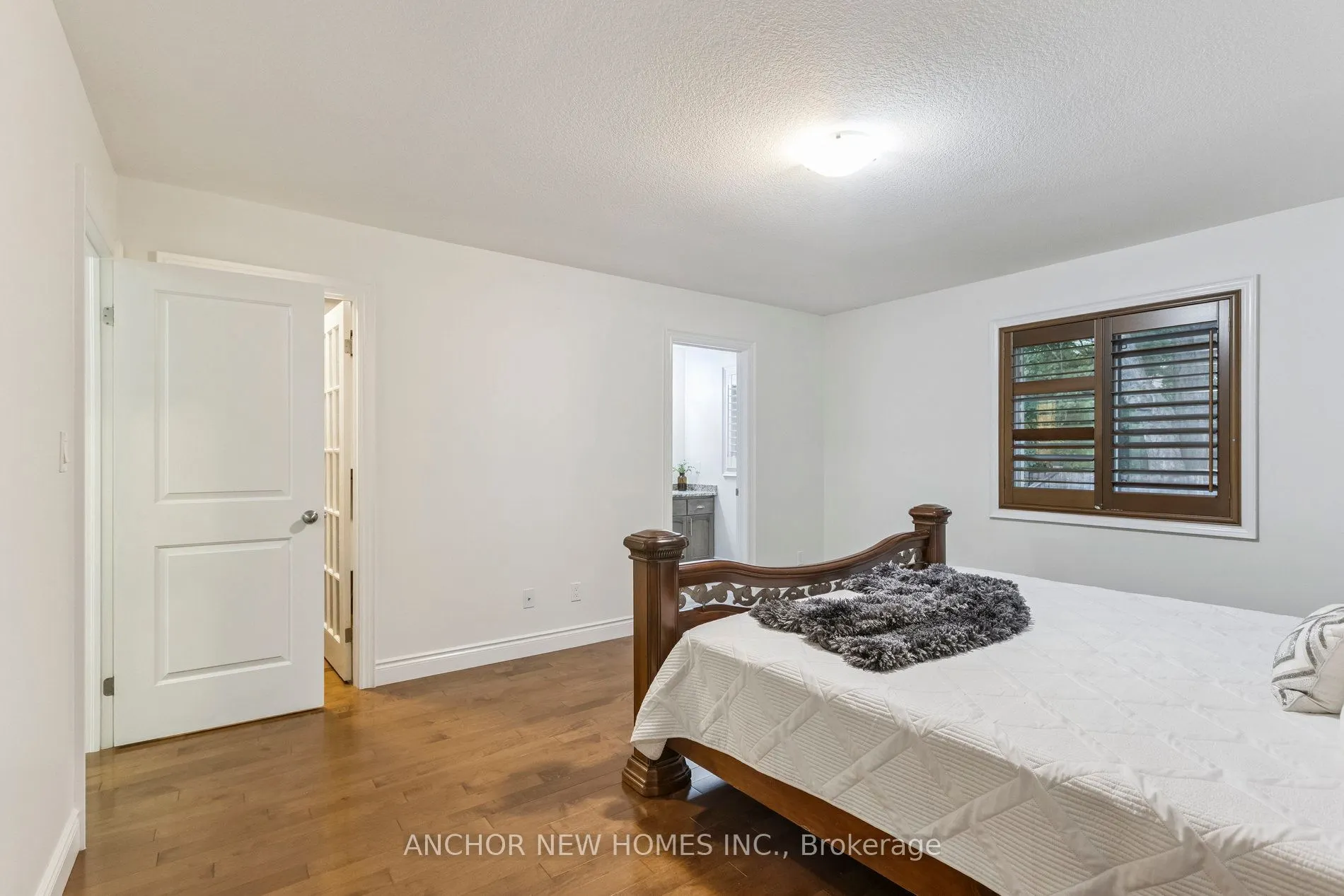 154 Kemp Crescent