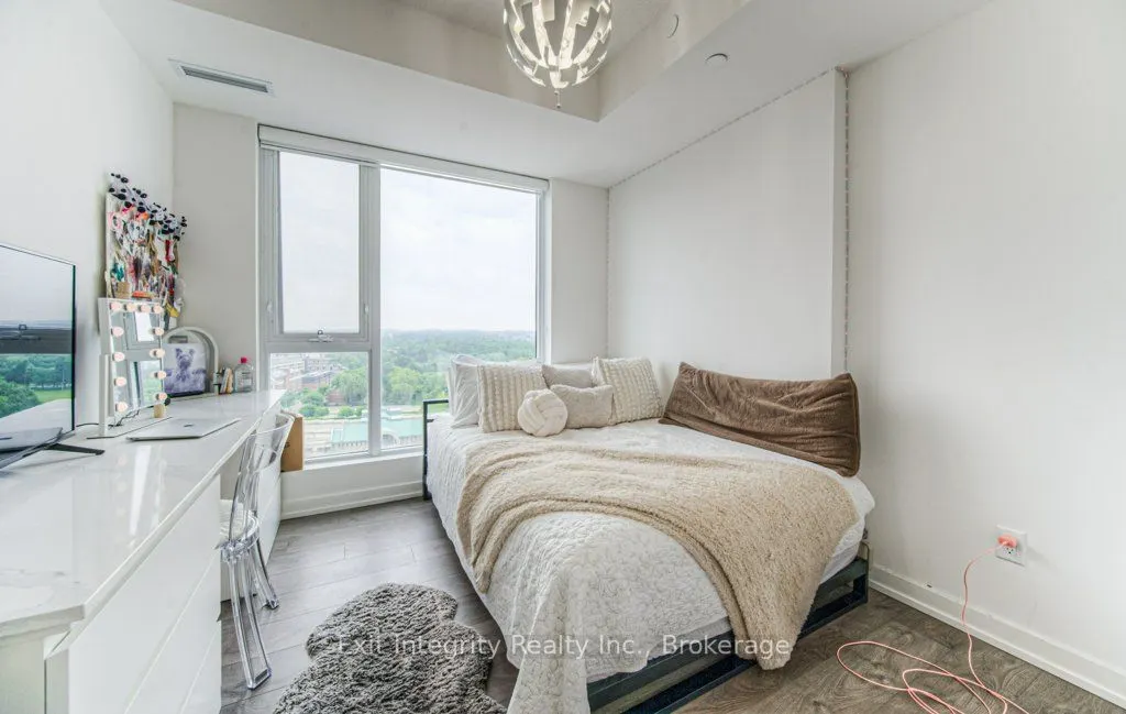 55 Duke Street W, #8