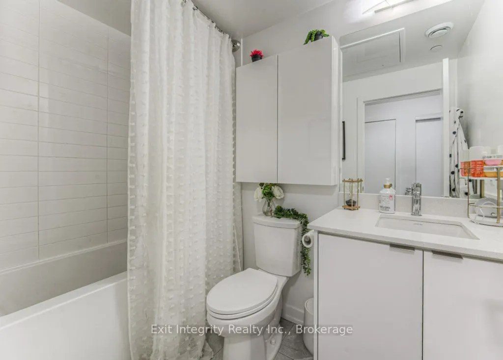 55 Duke Street W, #8