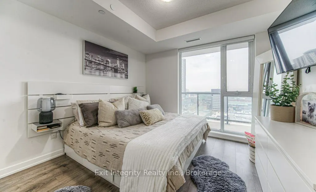55 Duke Street W, #8