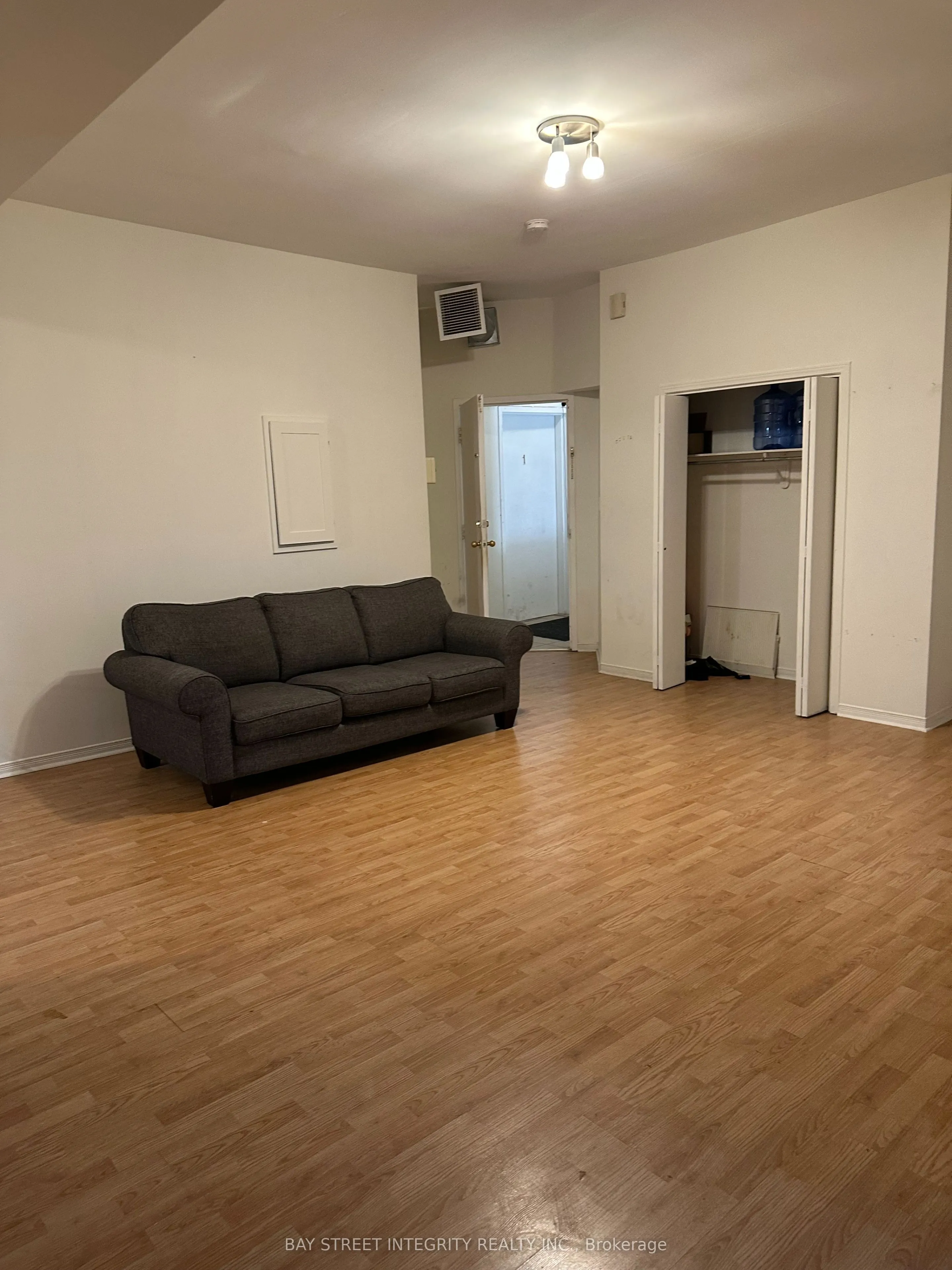 88 COLBORNE Street, #2