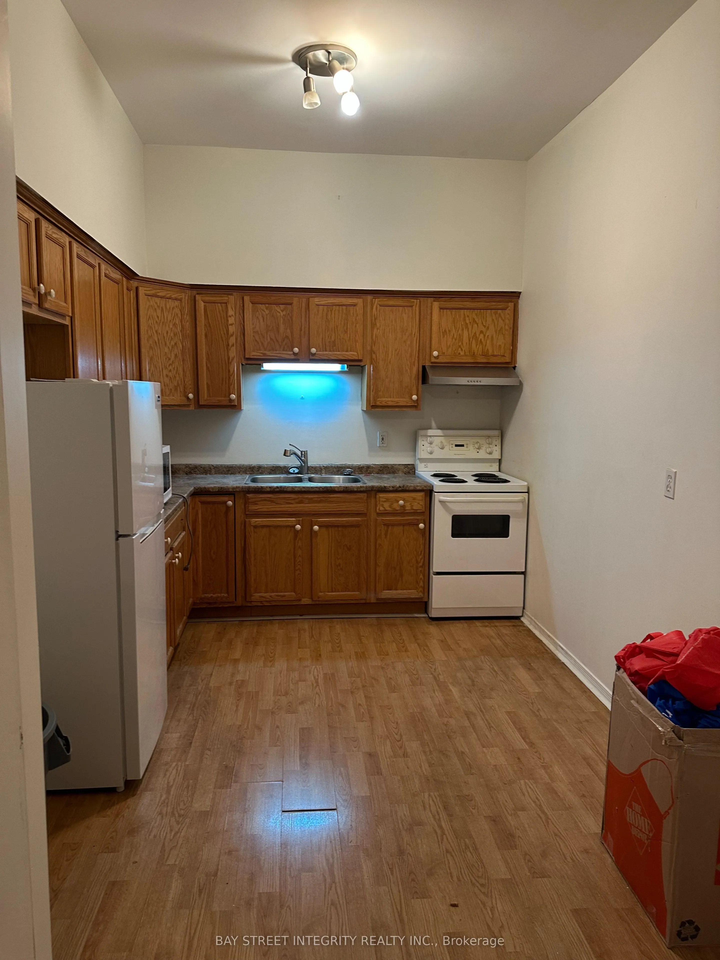 88 COLBORNE Street, #2