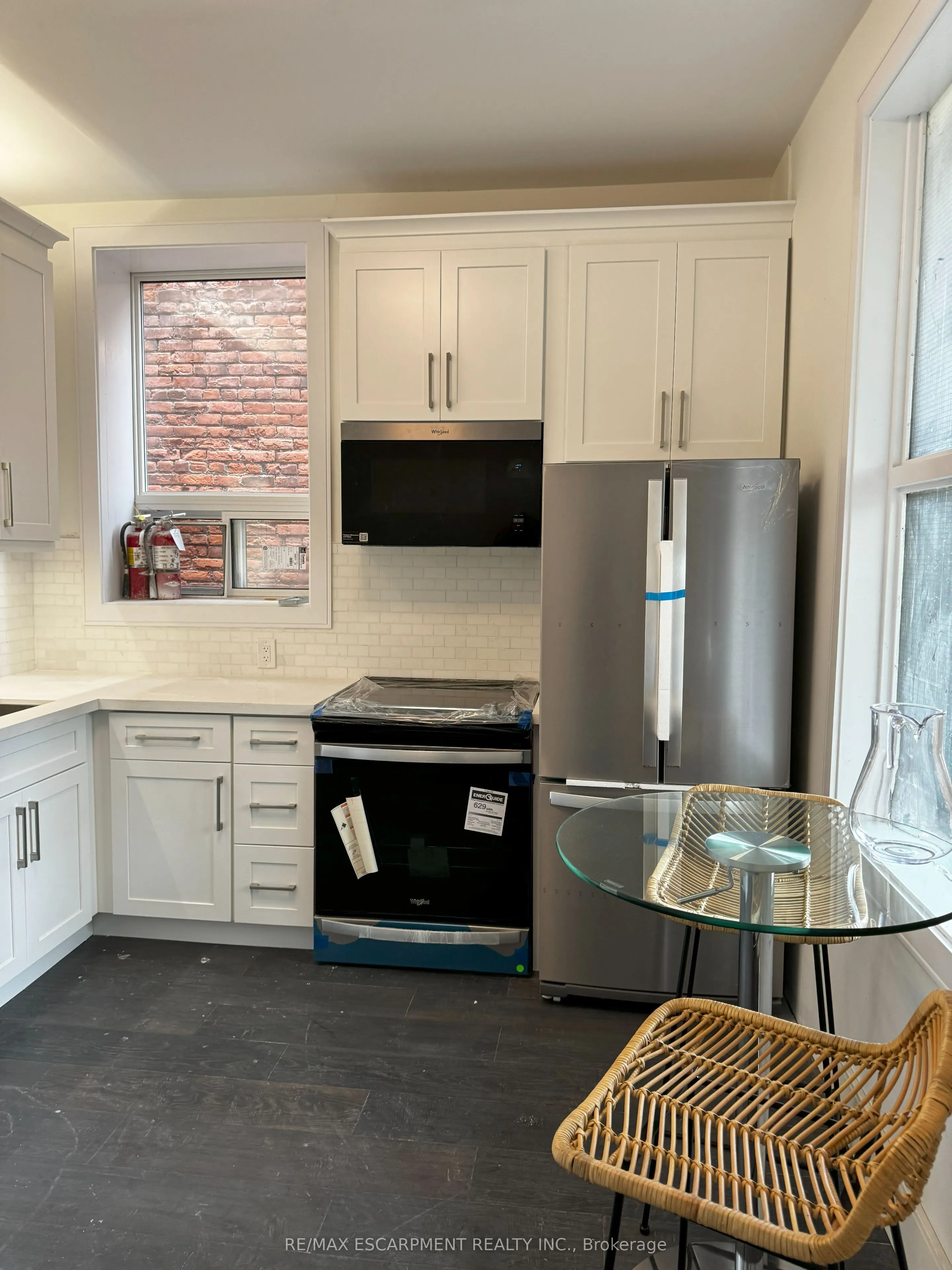 307 1/2 BARTON Street E, #8