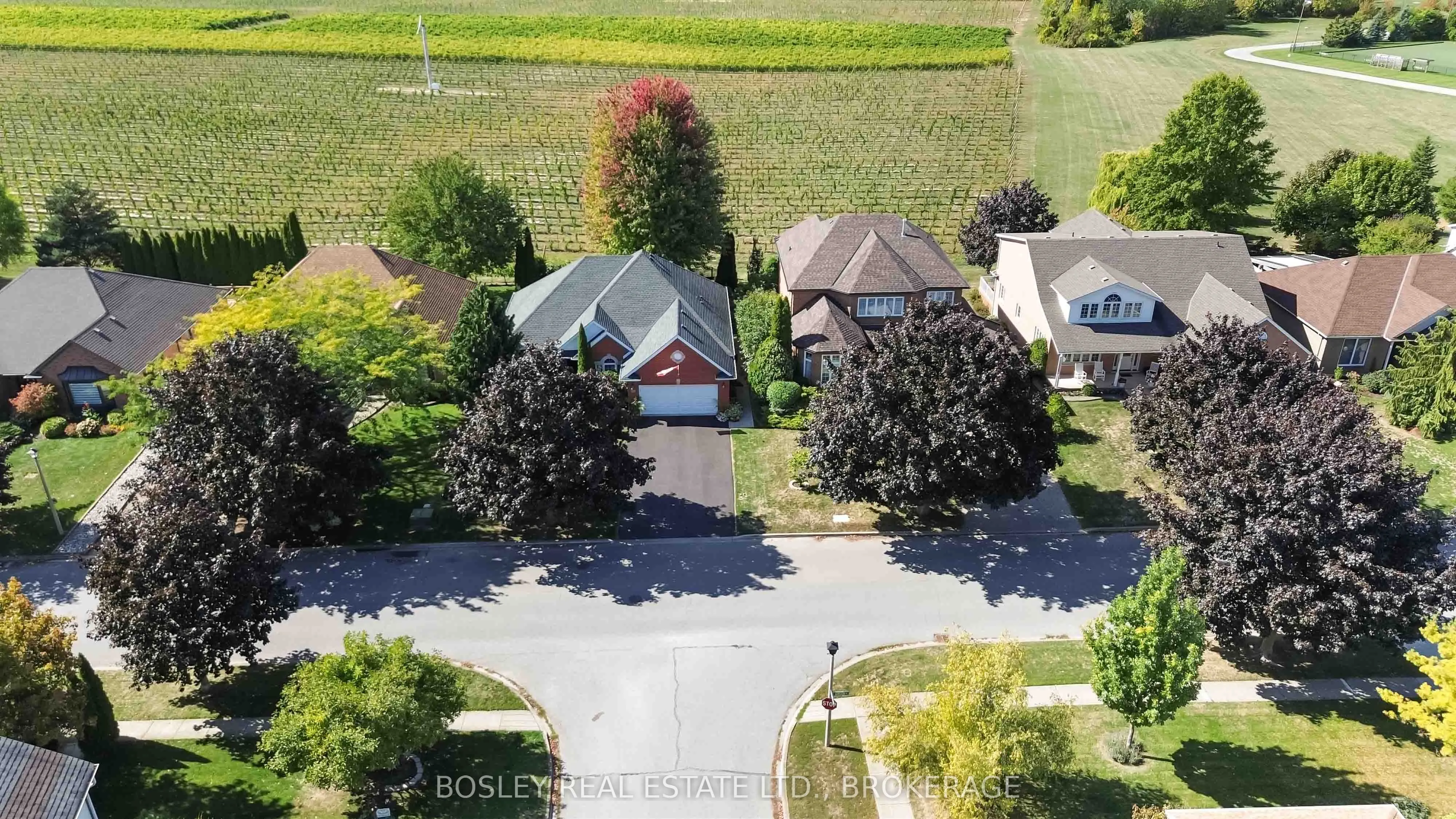 641 SIMCOE Street