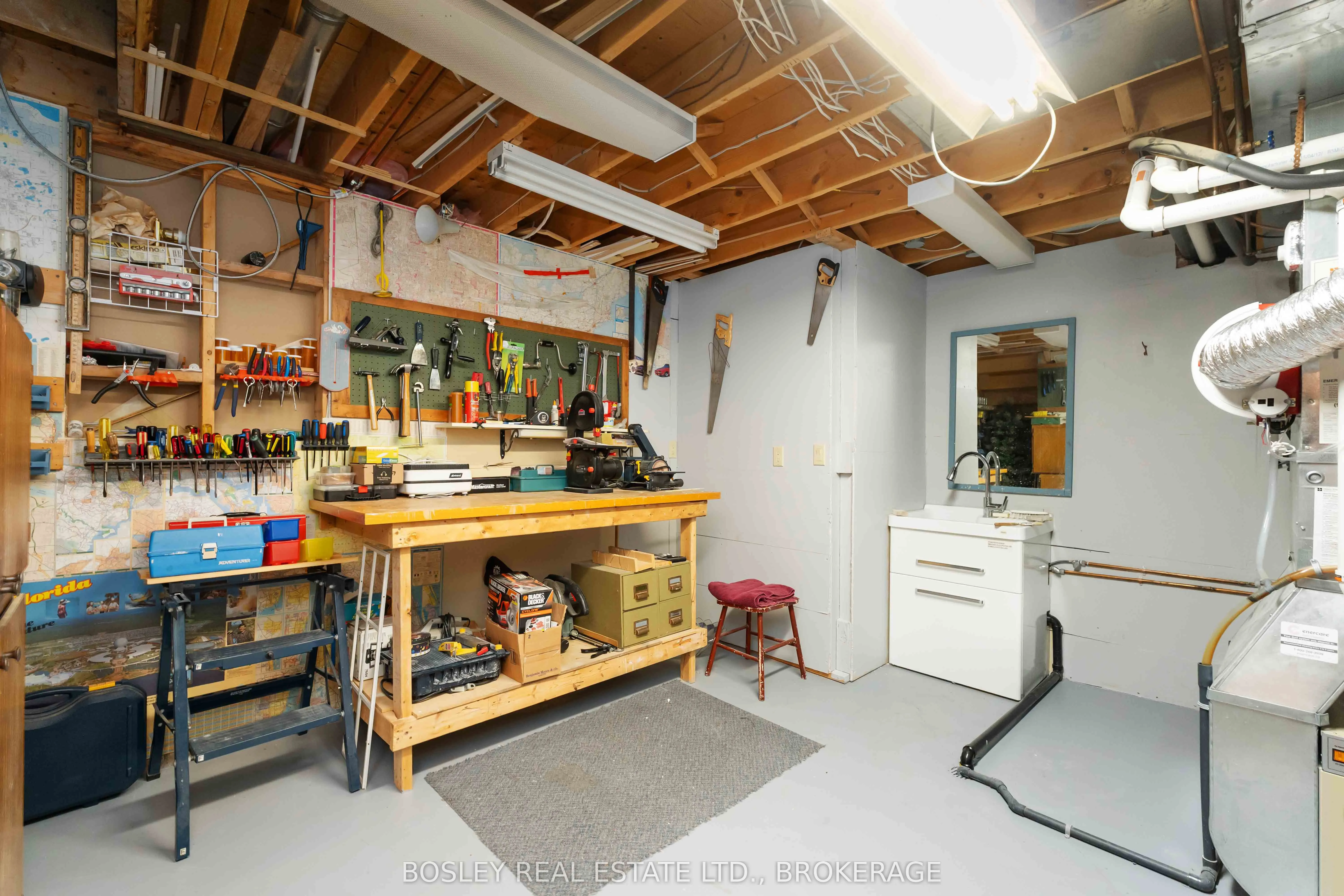 641 SIMCOE Street