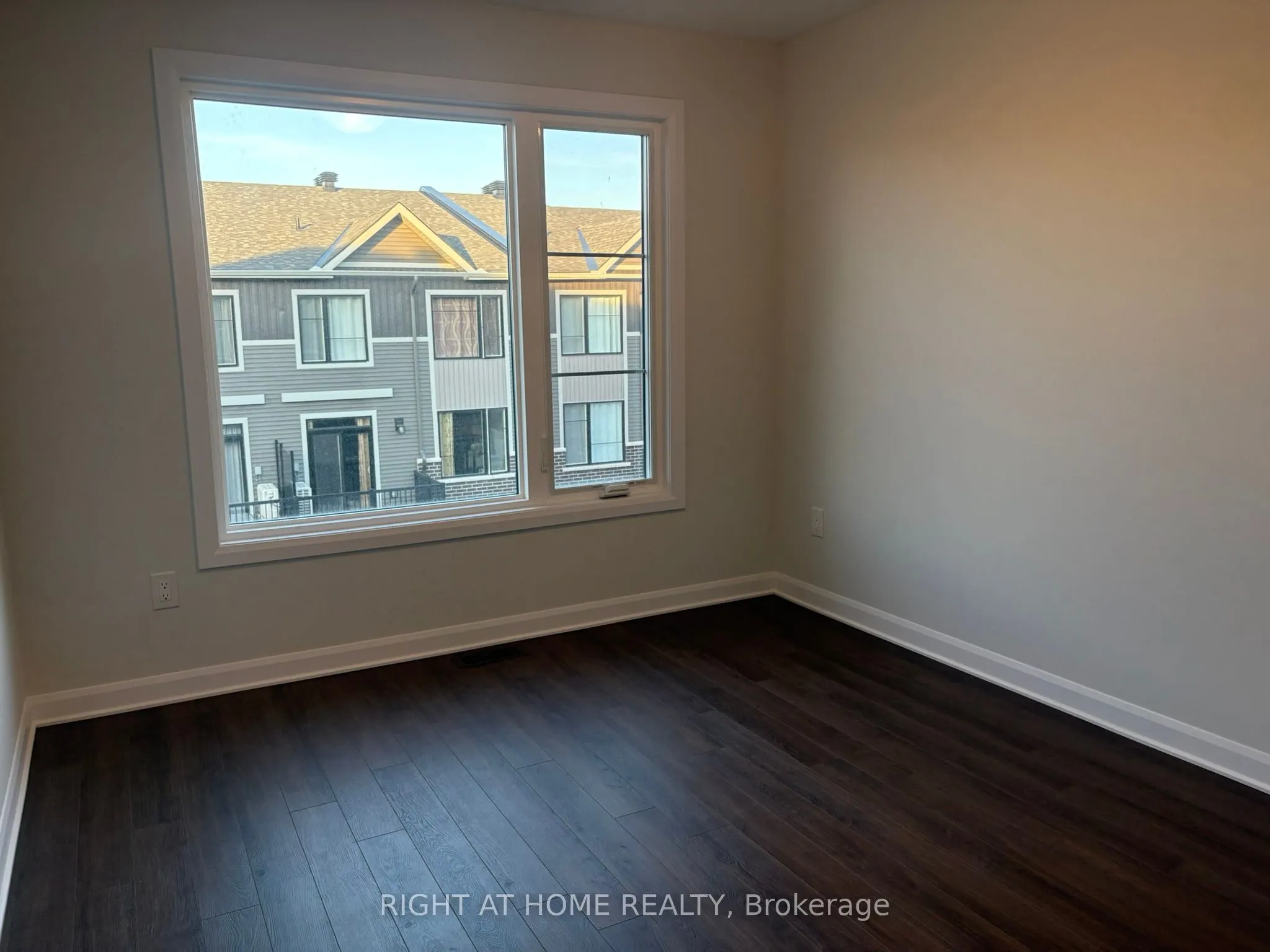 409 Silverberry Private