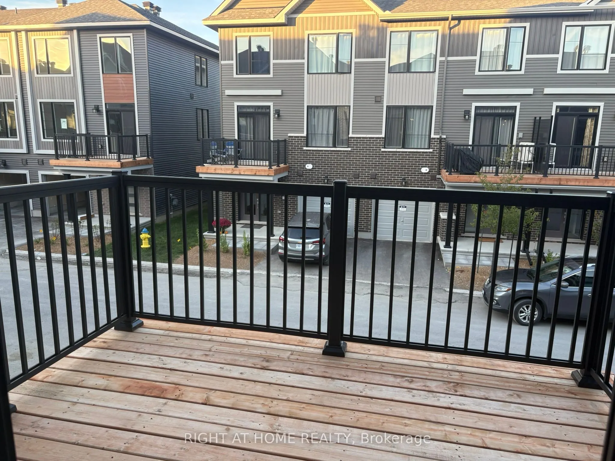 409 Silverberry Private