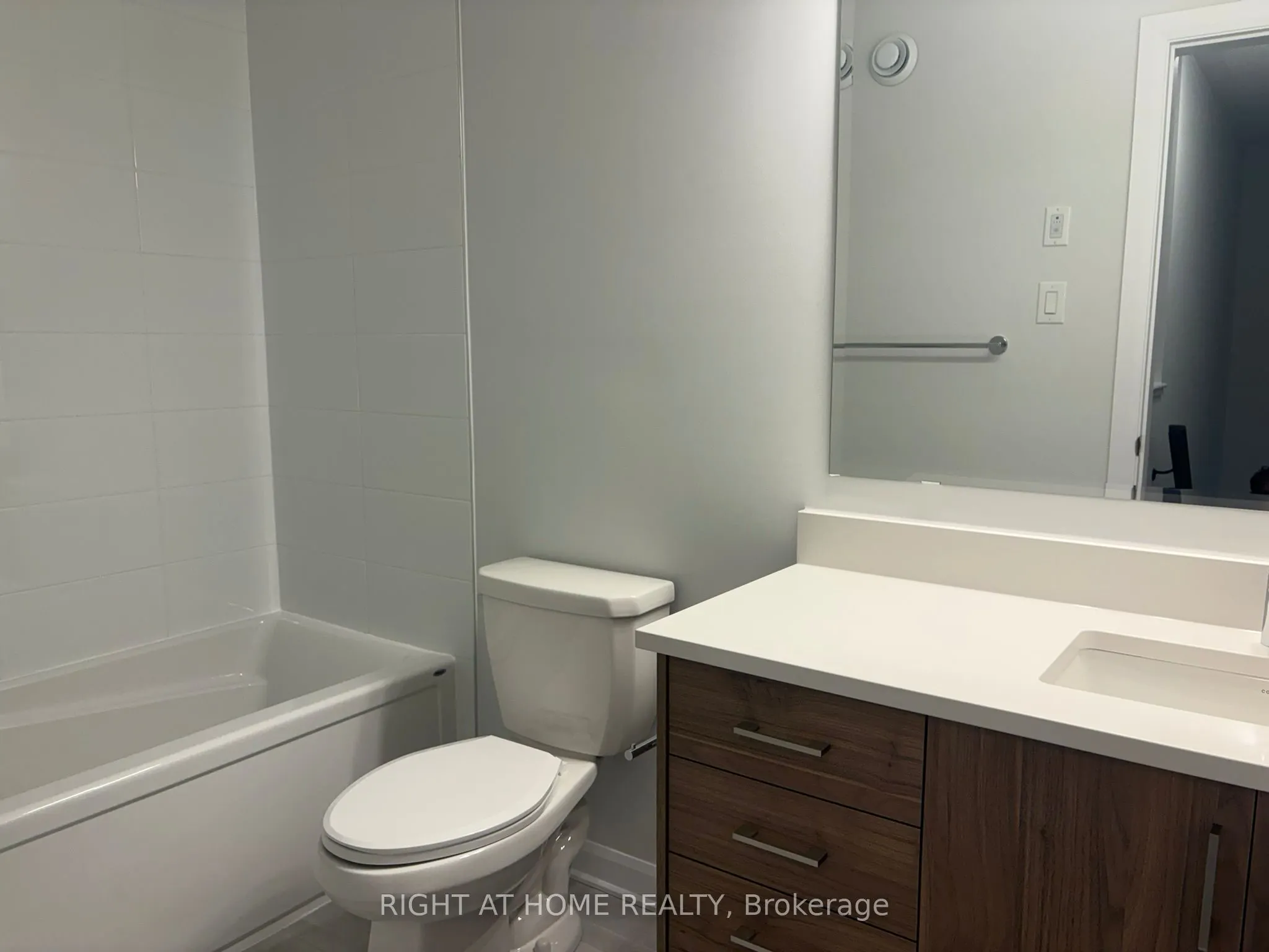 409 Silverberry Private