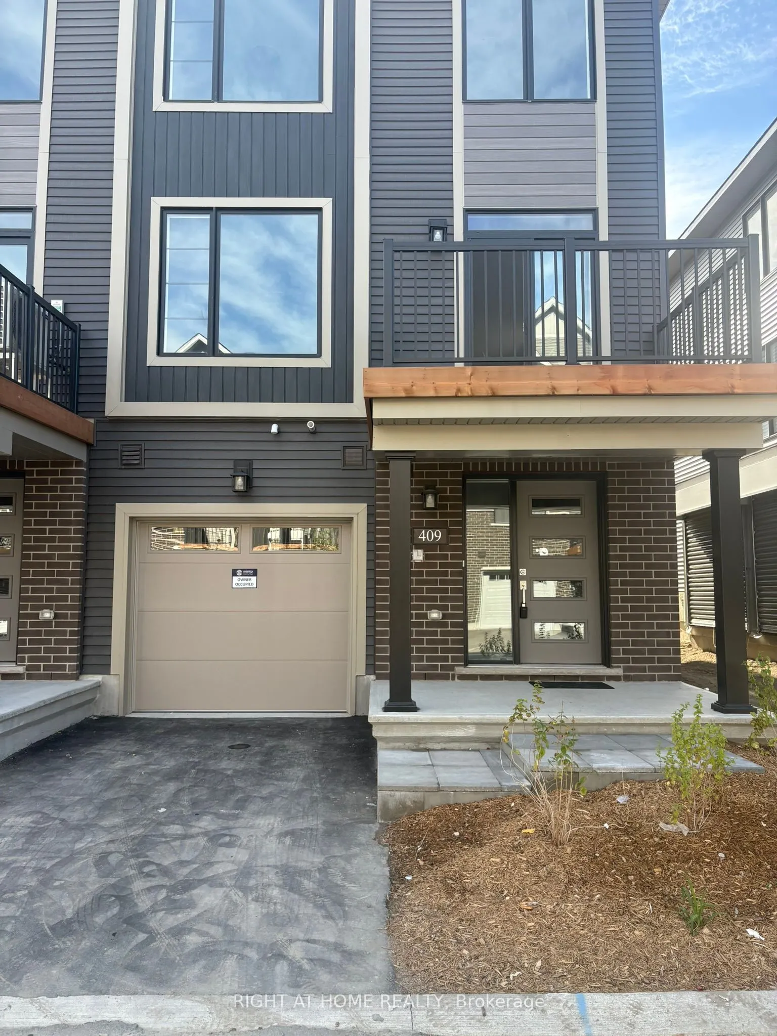 409 Silverberry Private