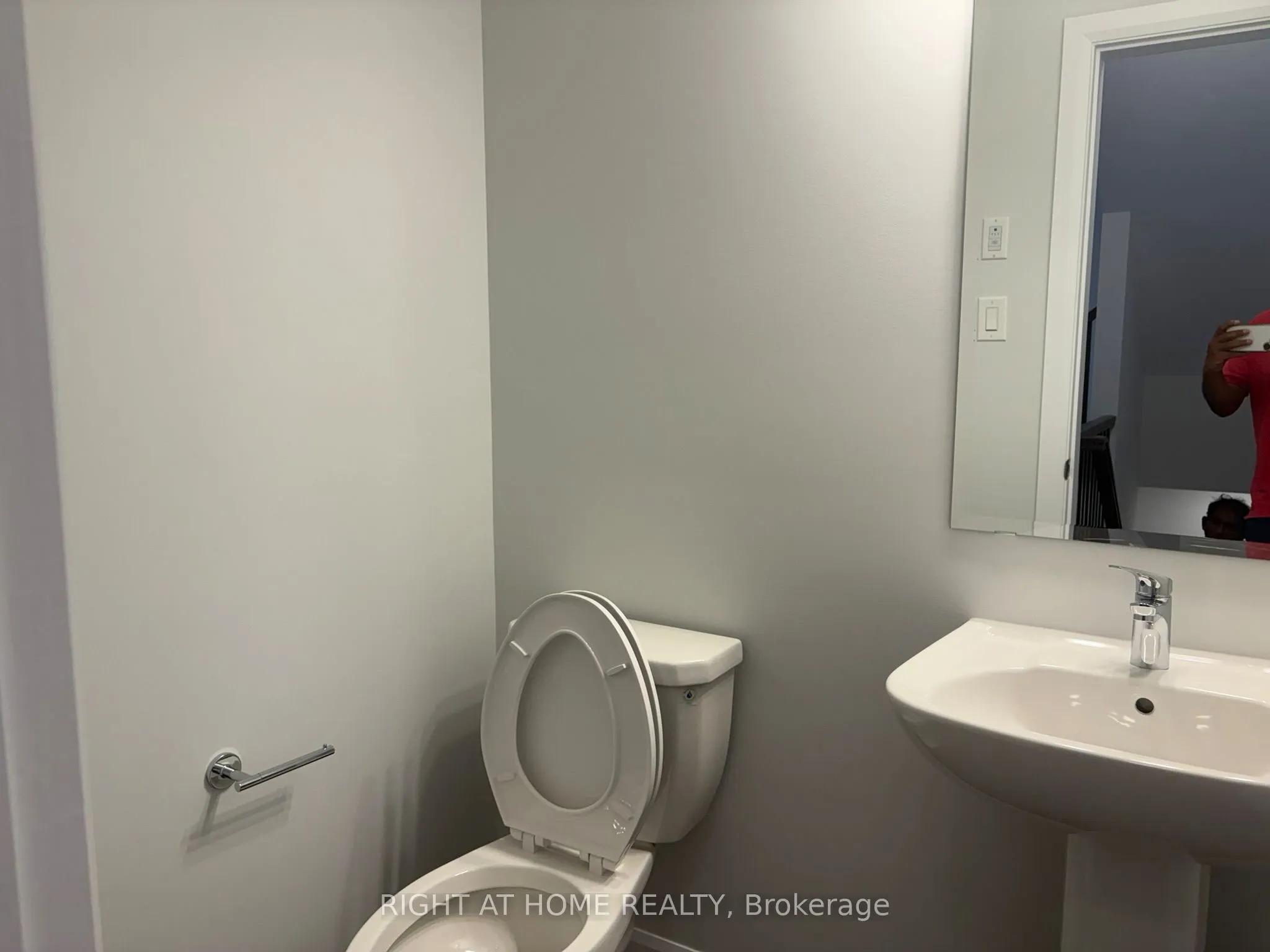 409 Silverberry Private