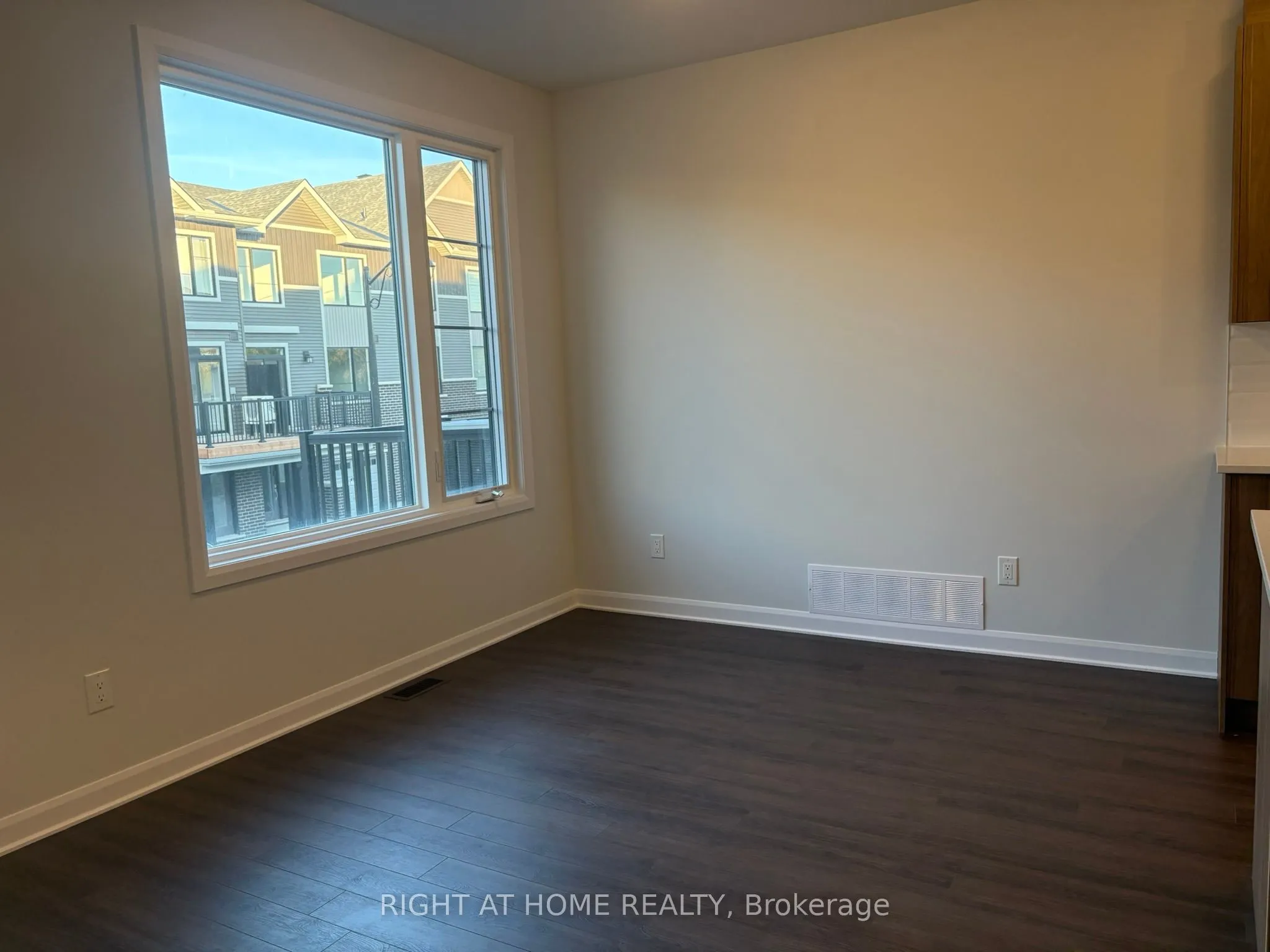 409 Silverberry Private