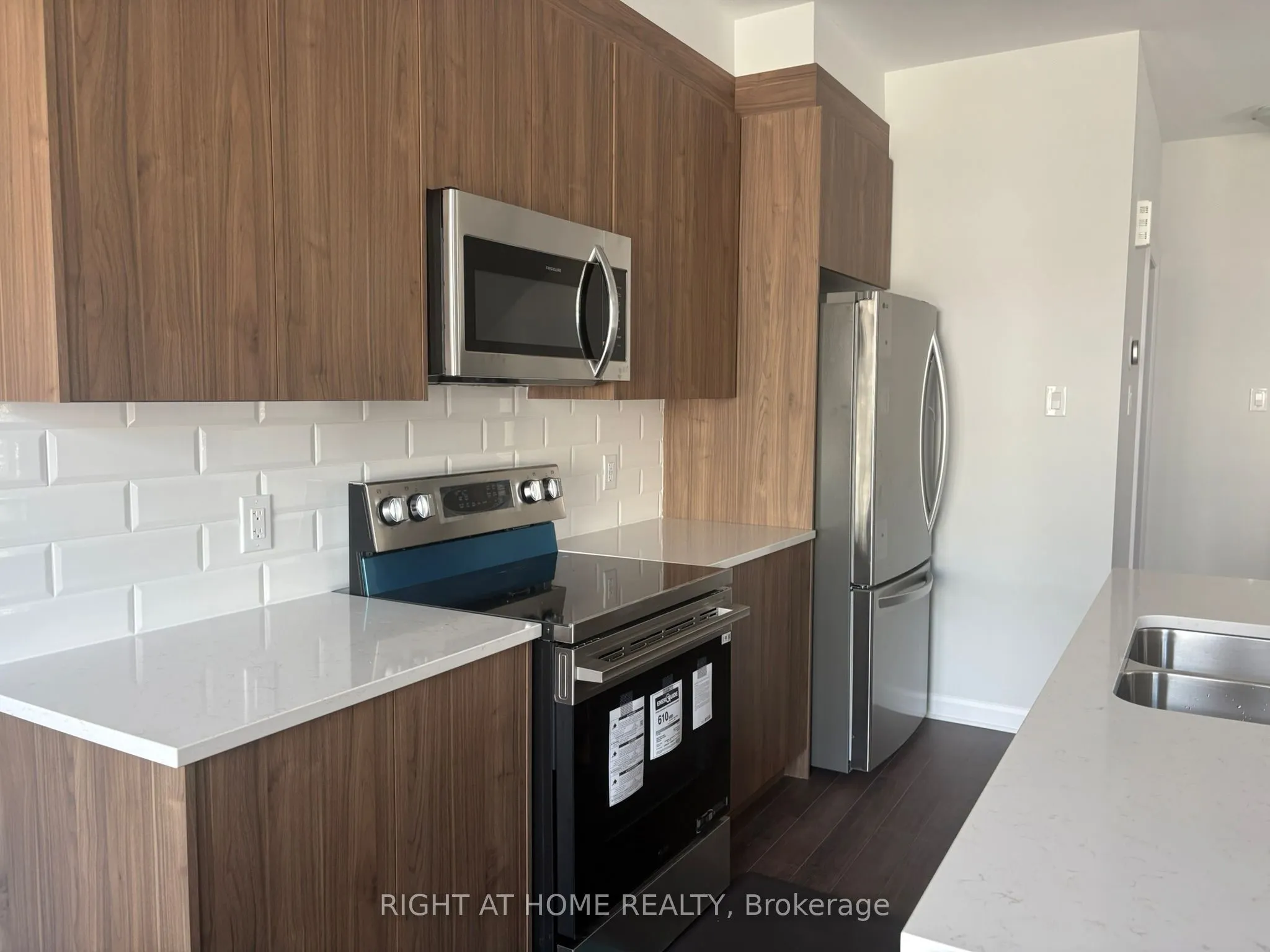 409 Silverberry Private