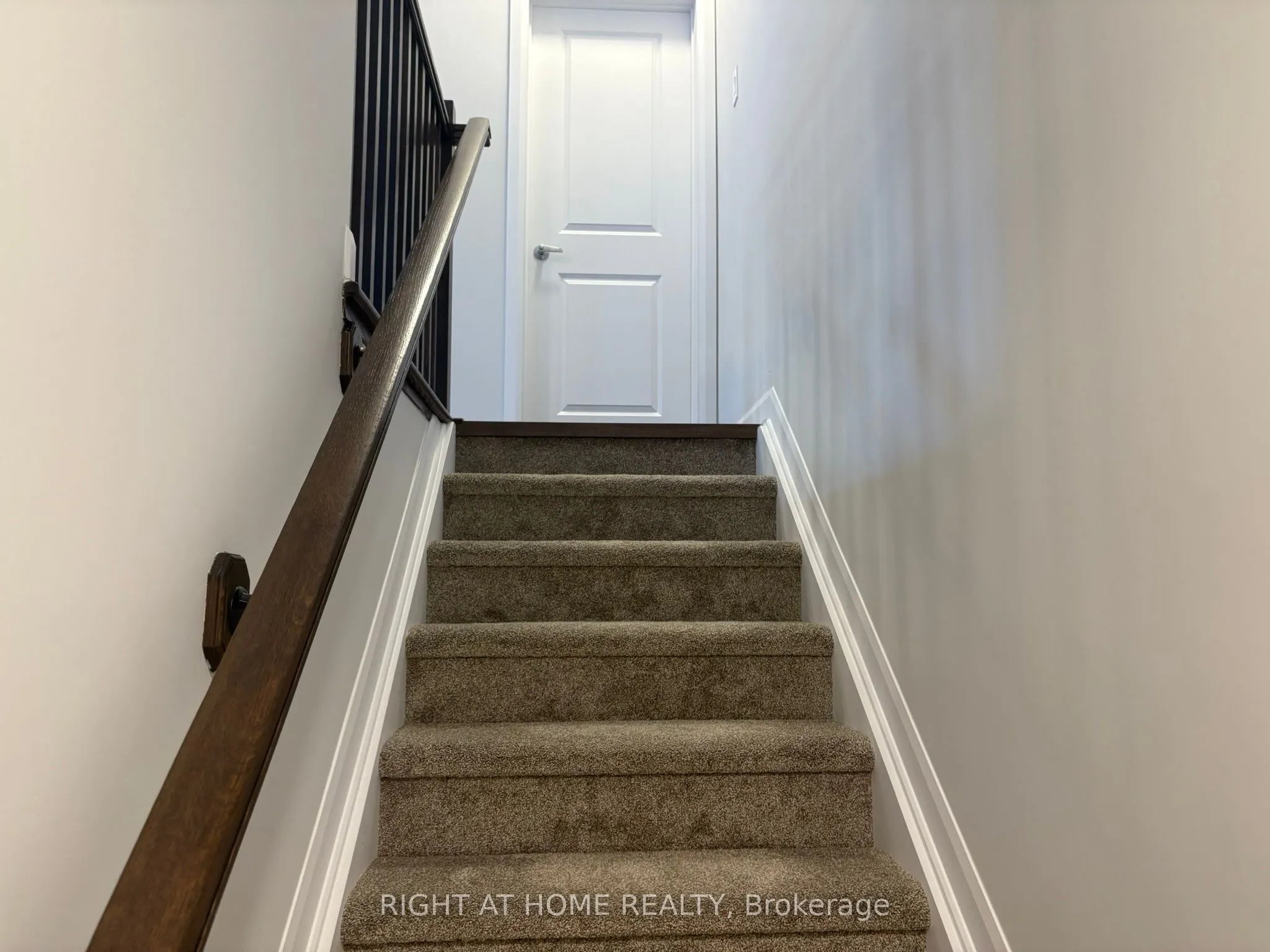 409 Silverberry Private