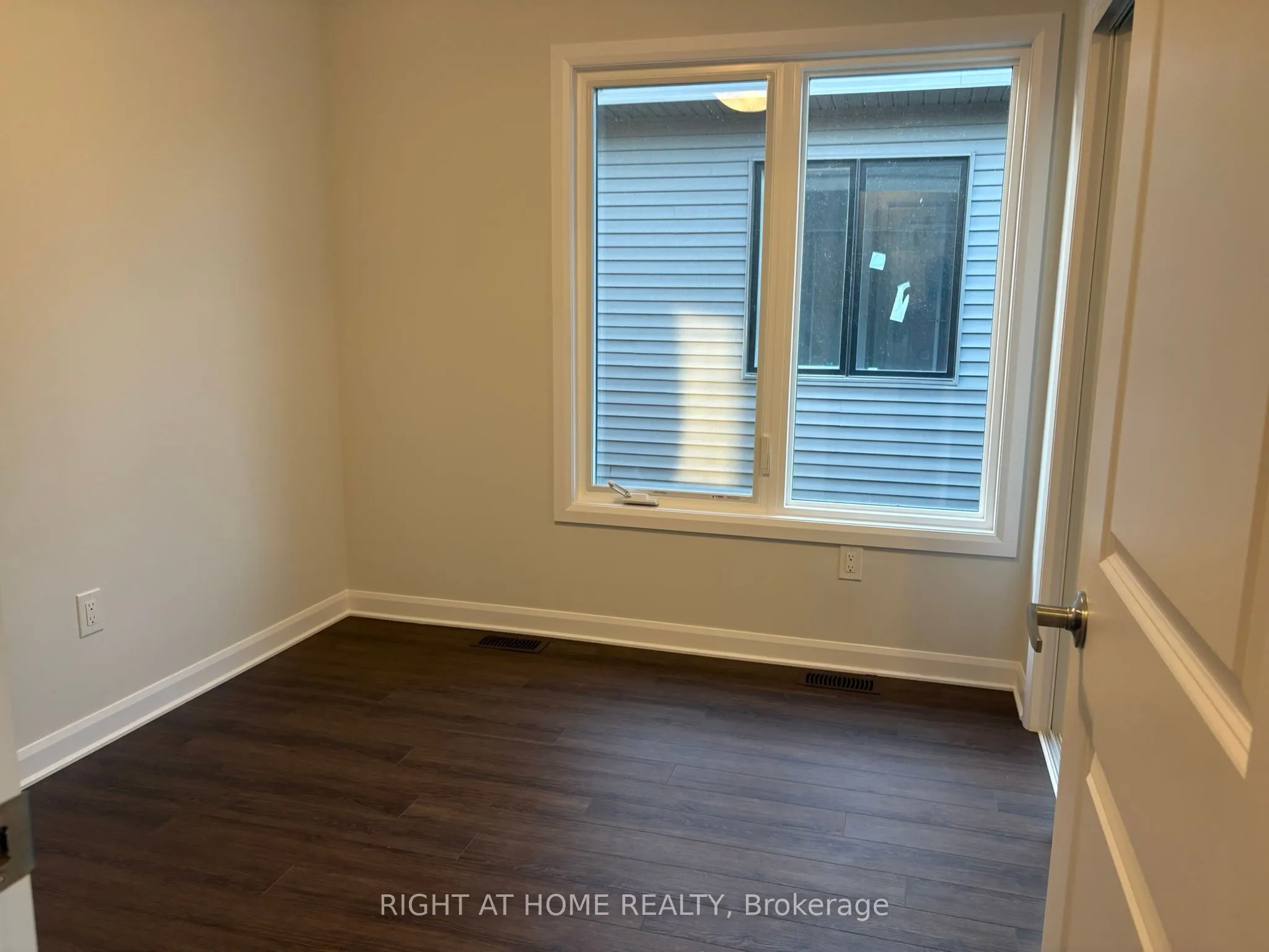 409 Silverberry Private
