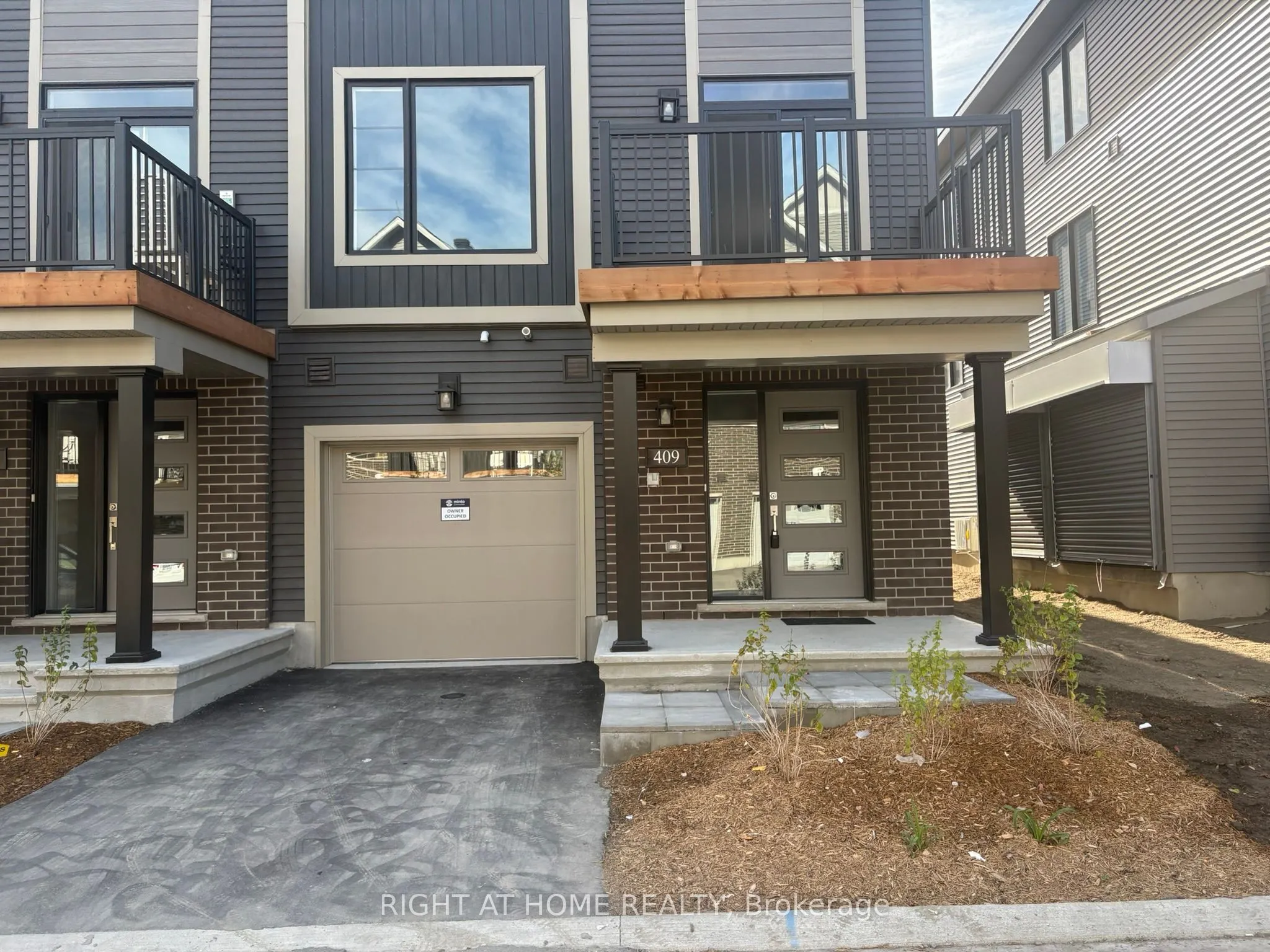 409 Silverberry Private