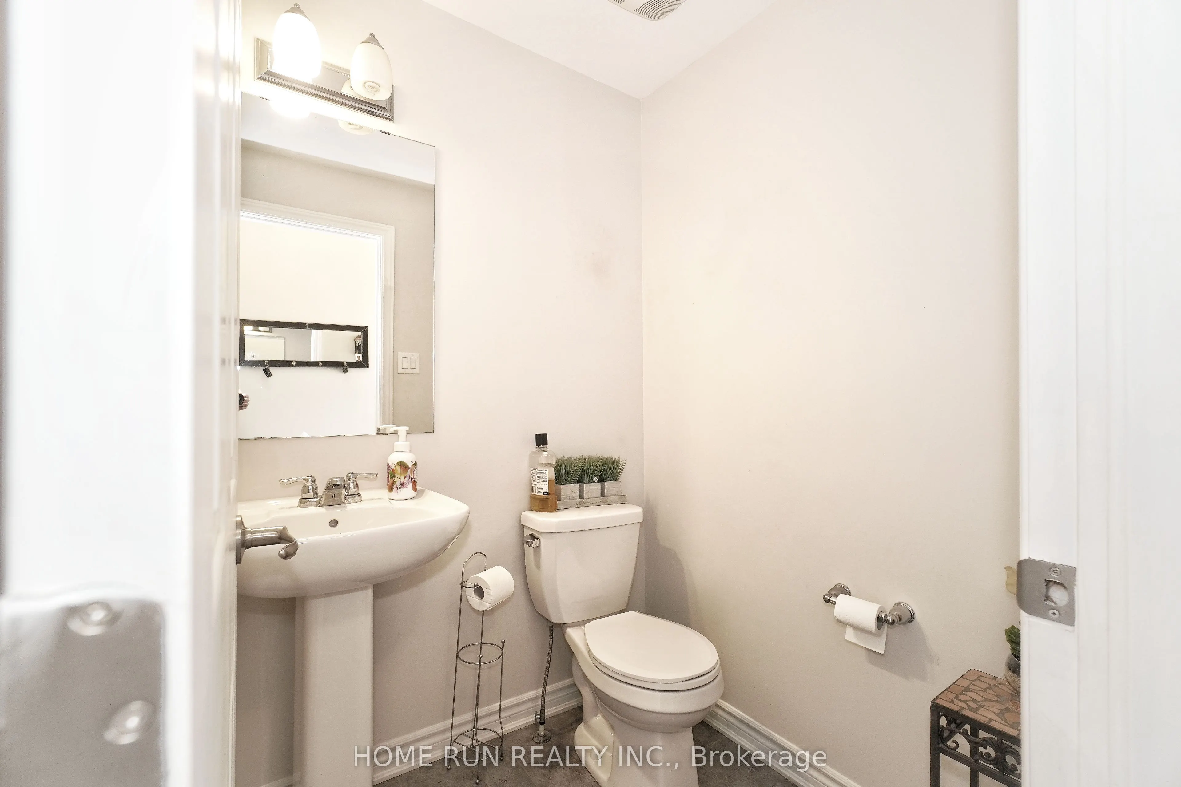 2337 Watercolours Way