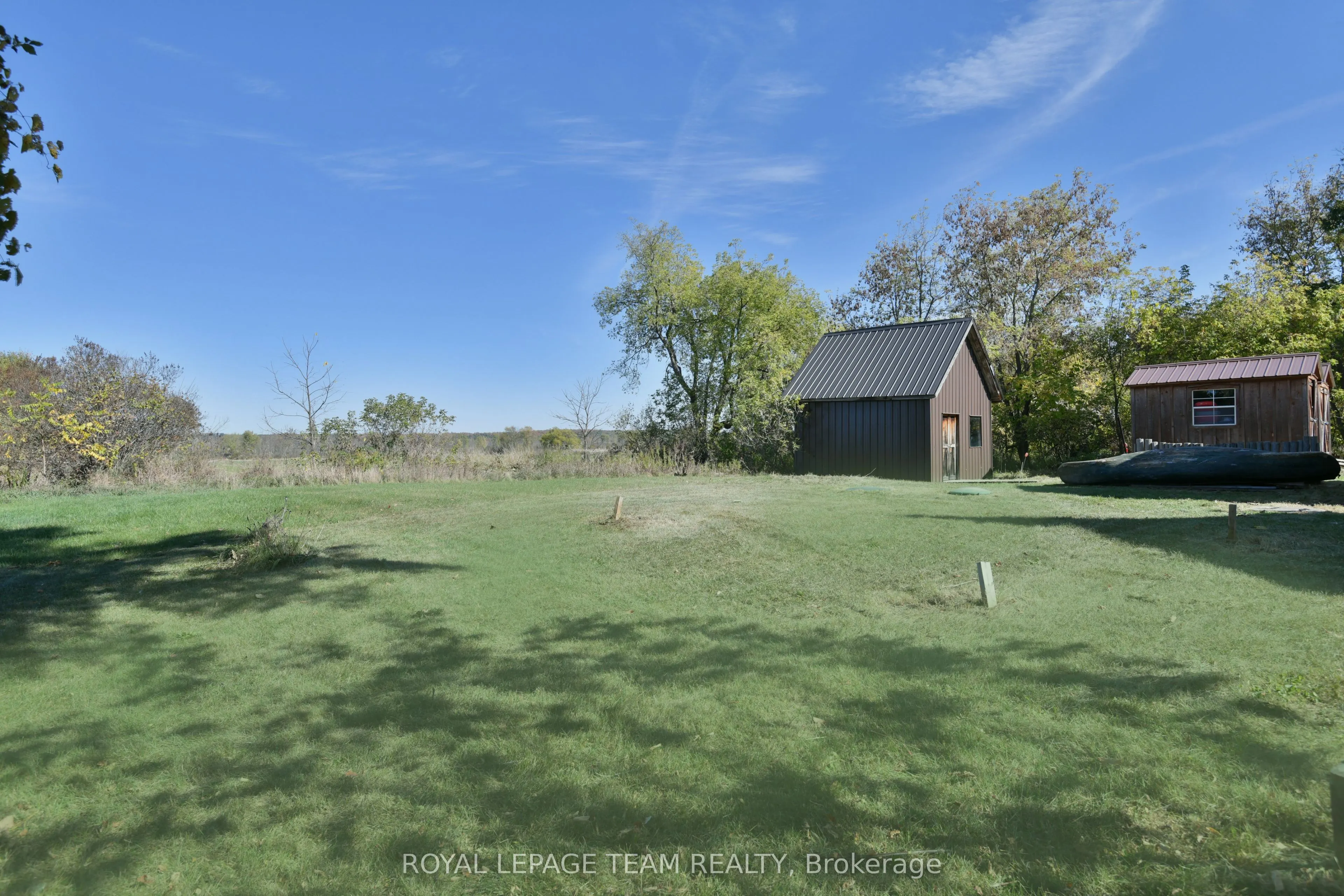 2692 Dunrobin Road