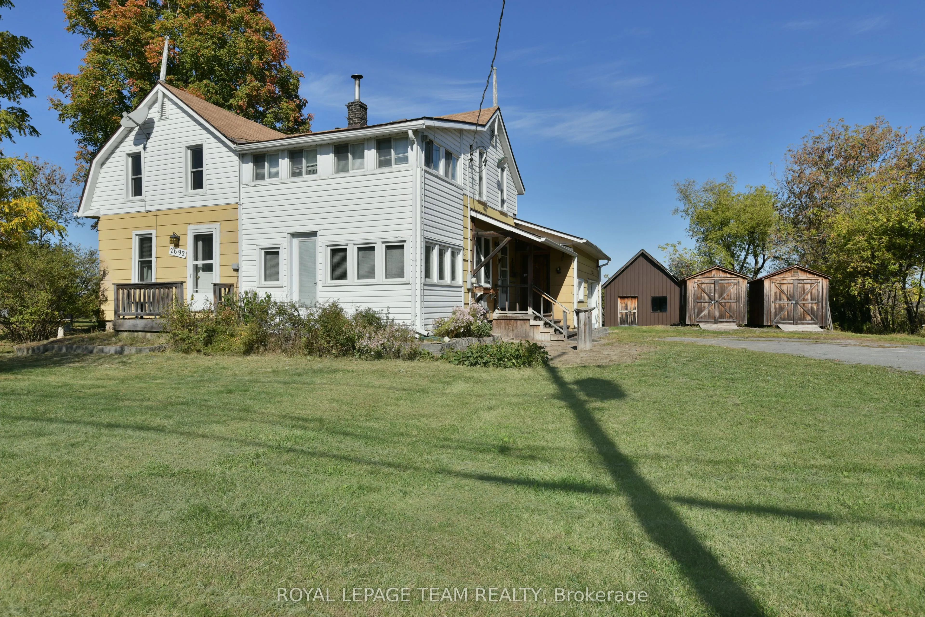 2692 Dunrobin Road