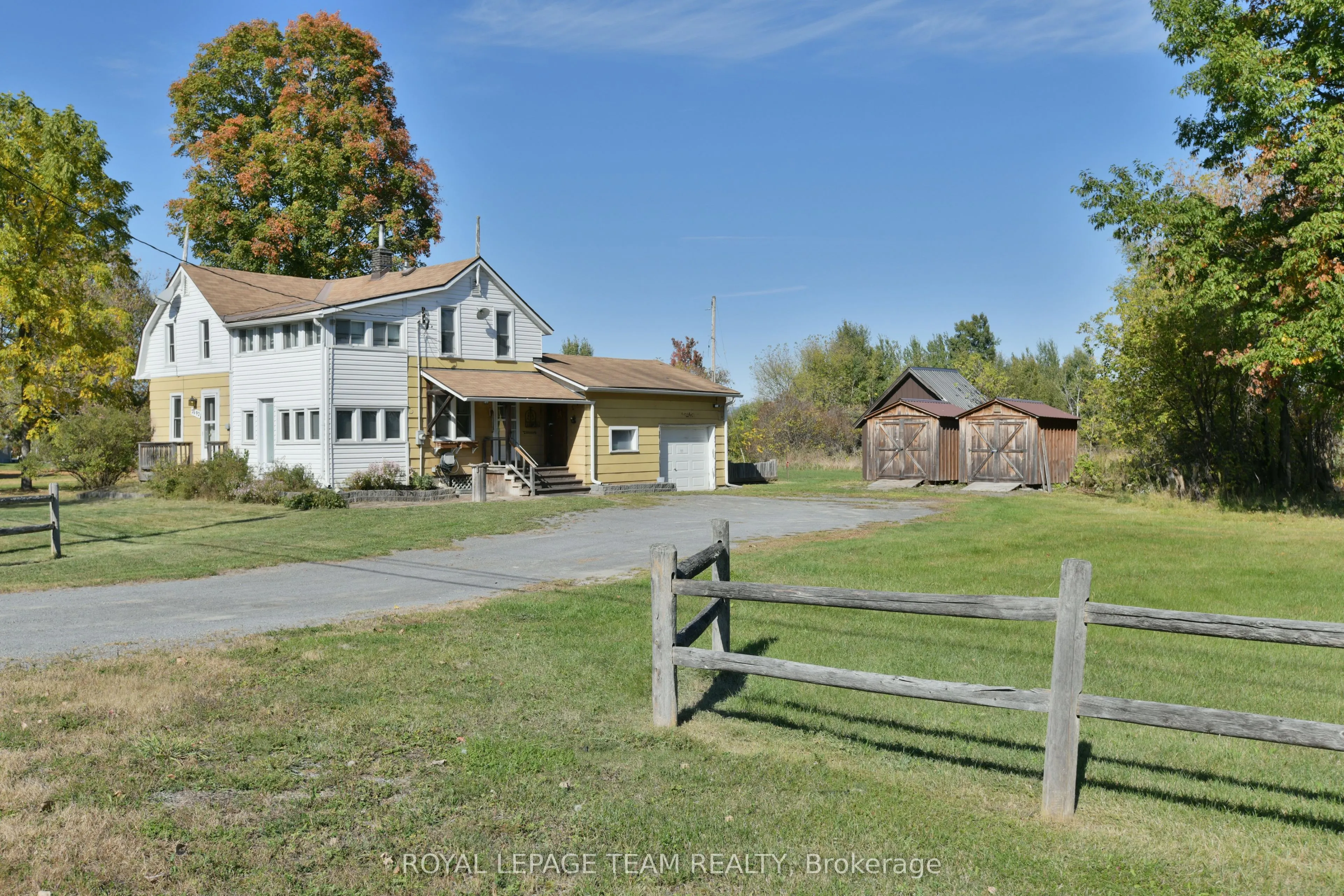 2692 Dunrobin Road