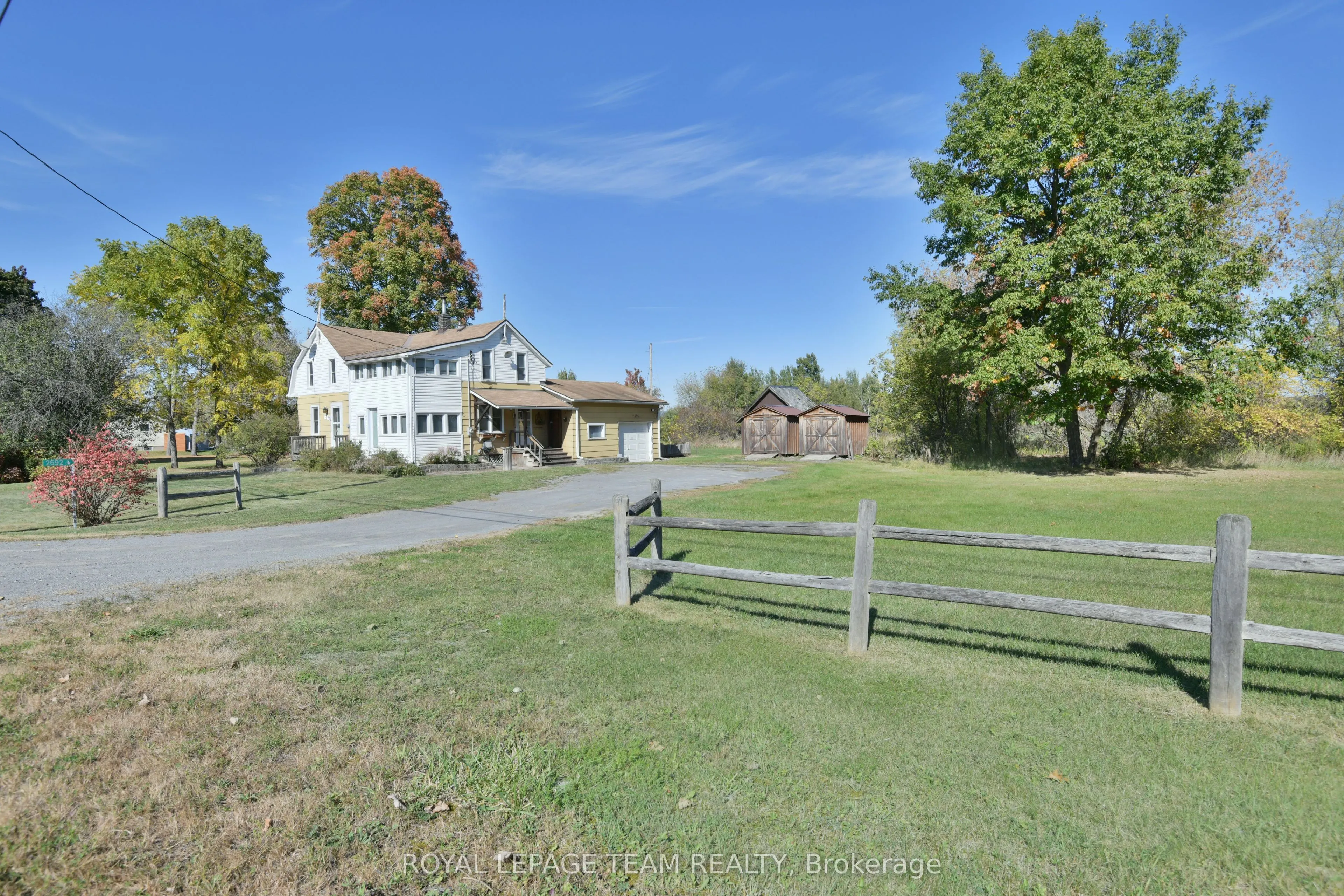 2692 Dunrobin Road