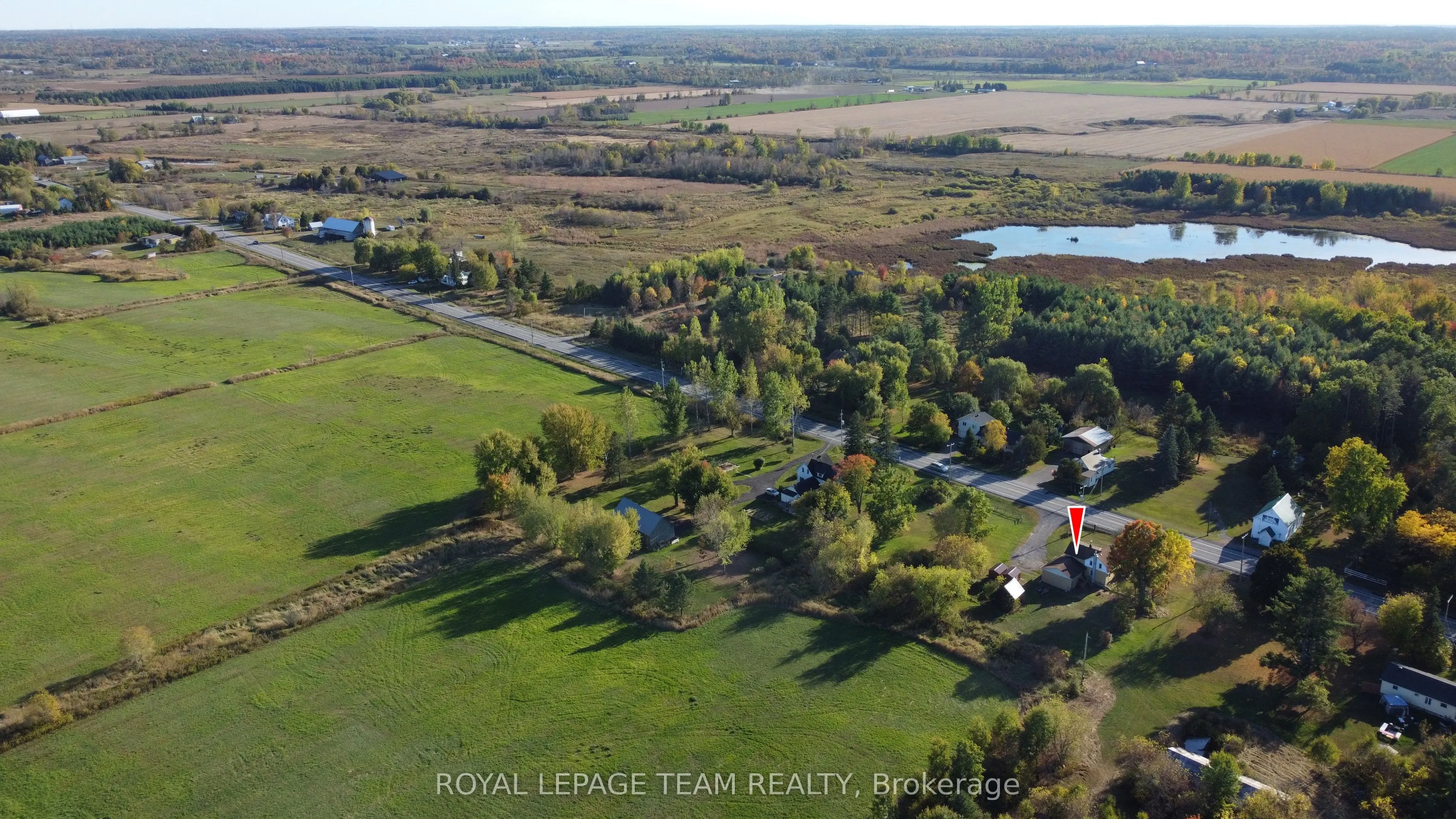 2692 Dunrobin Road