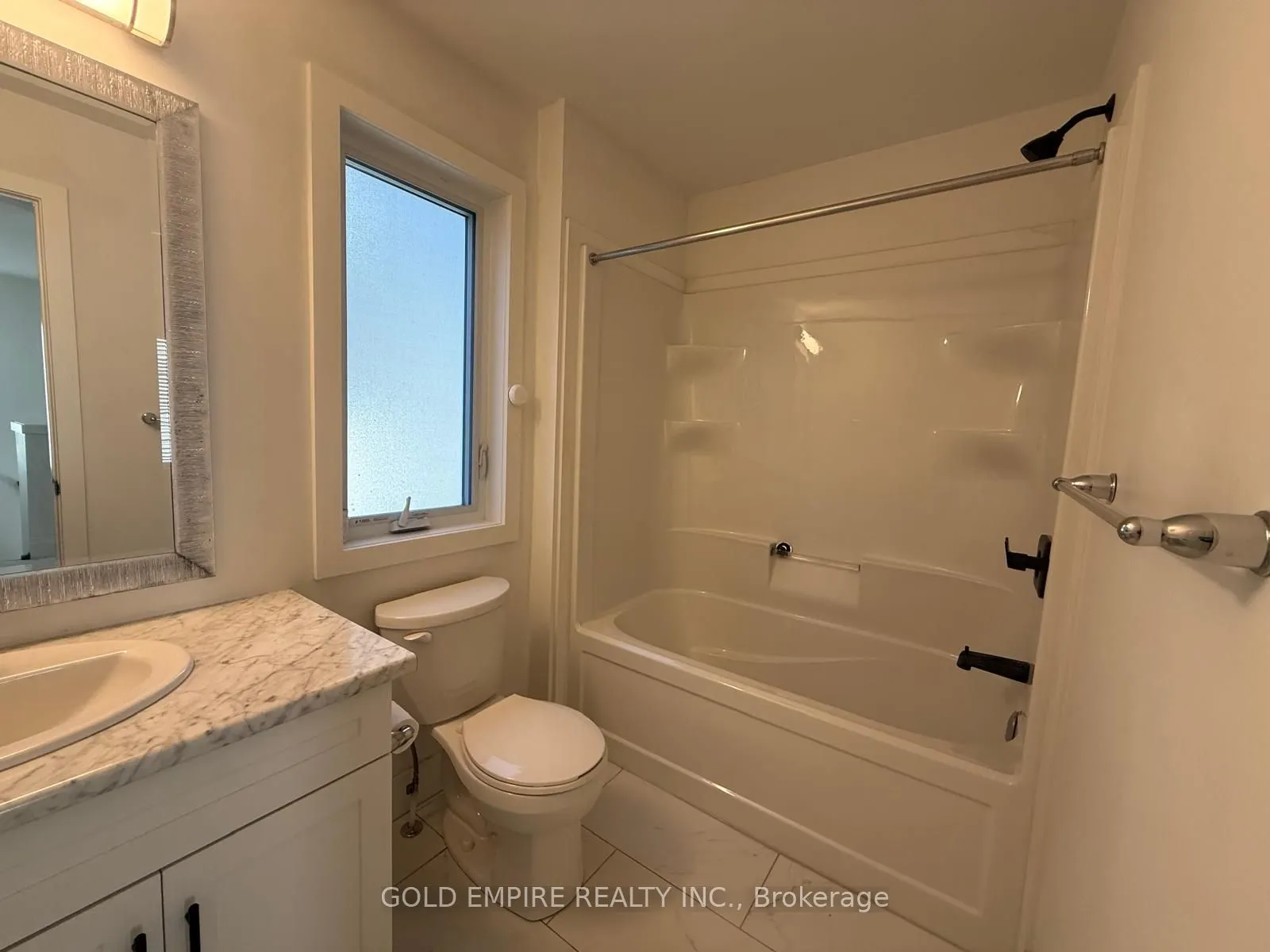 27 Christopher Court, #upper
