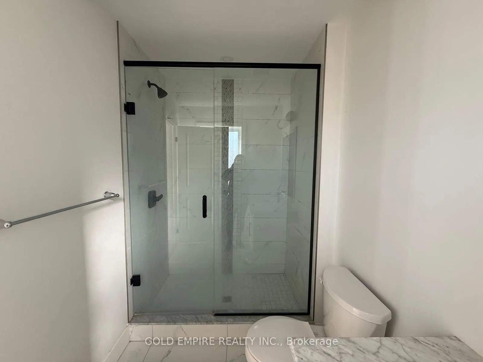 27 Christopher Court, #upper