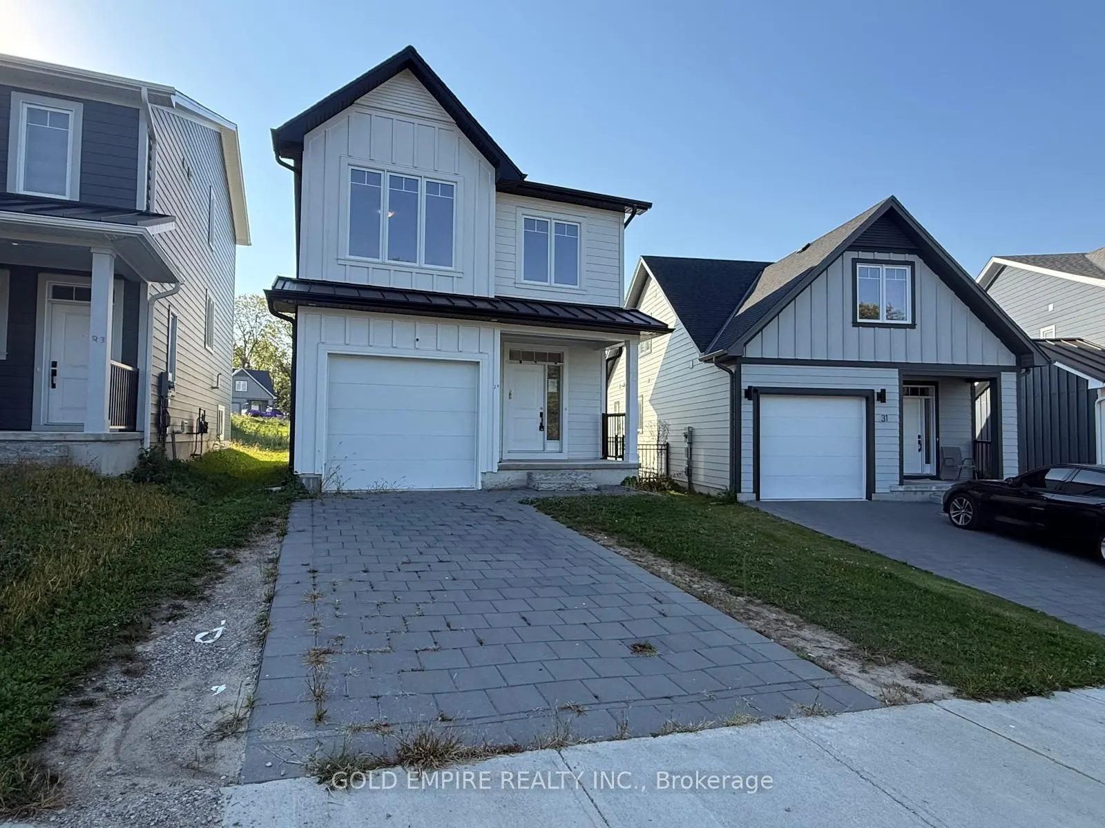 27 Christopher Court, #upper