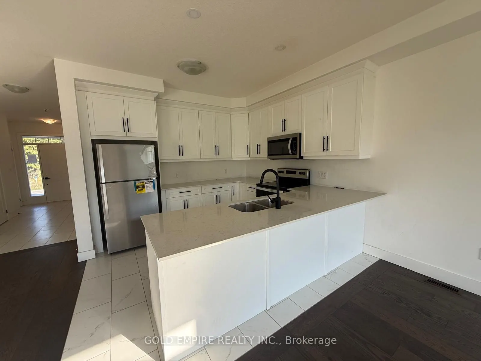 27 Christopher Court, #upper