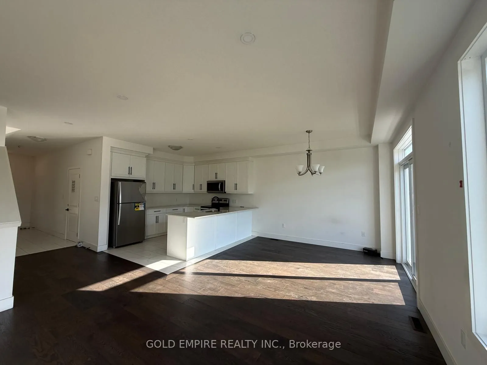 27 Christopher Court, #upper